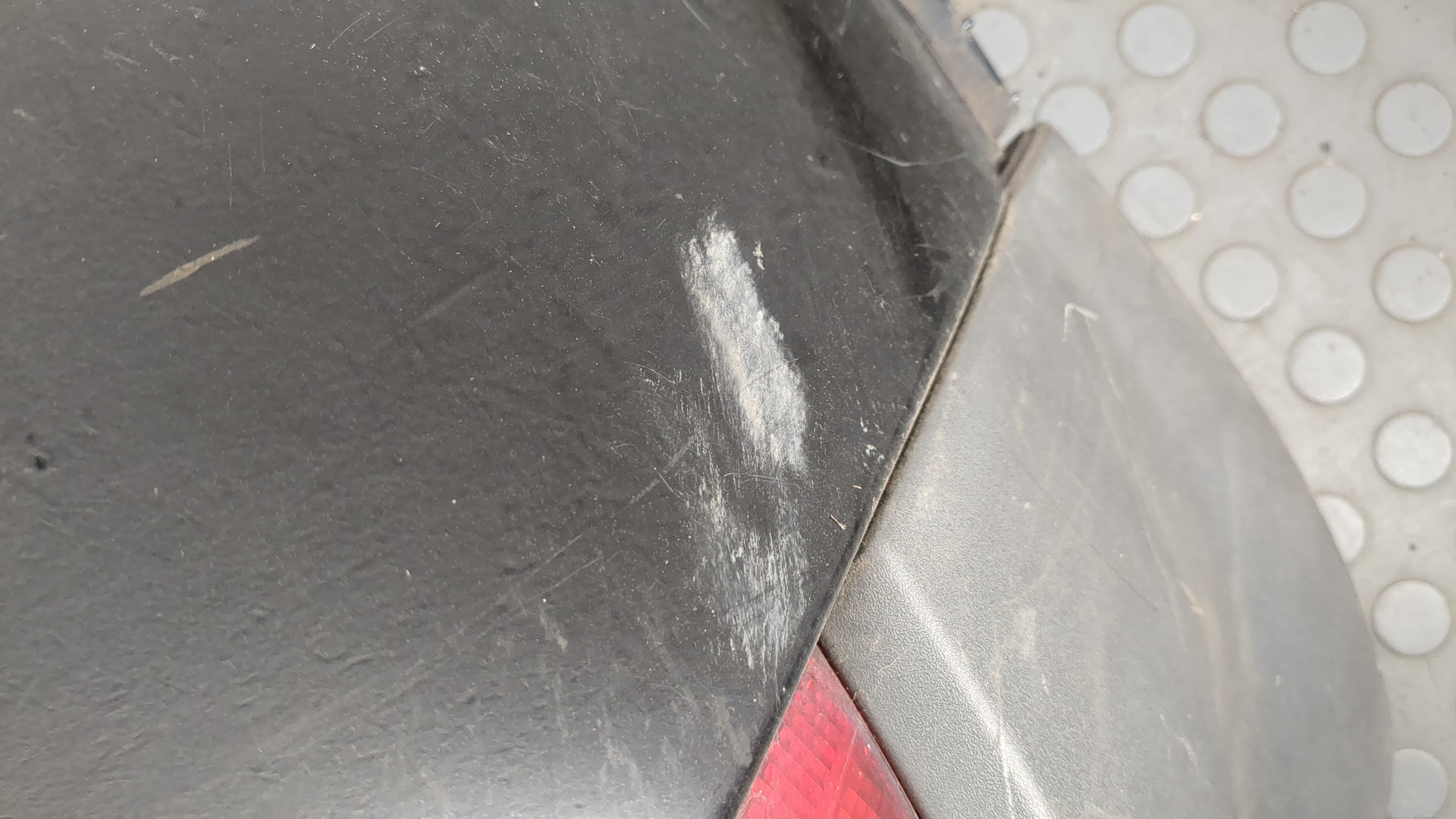 Бампер задний