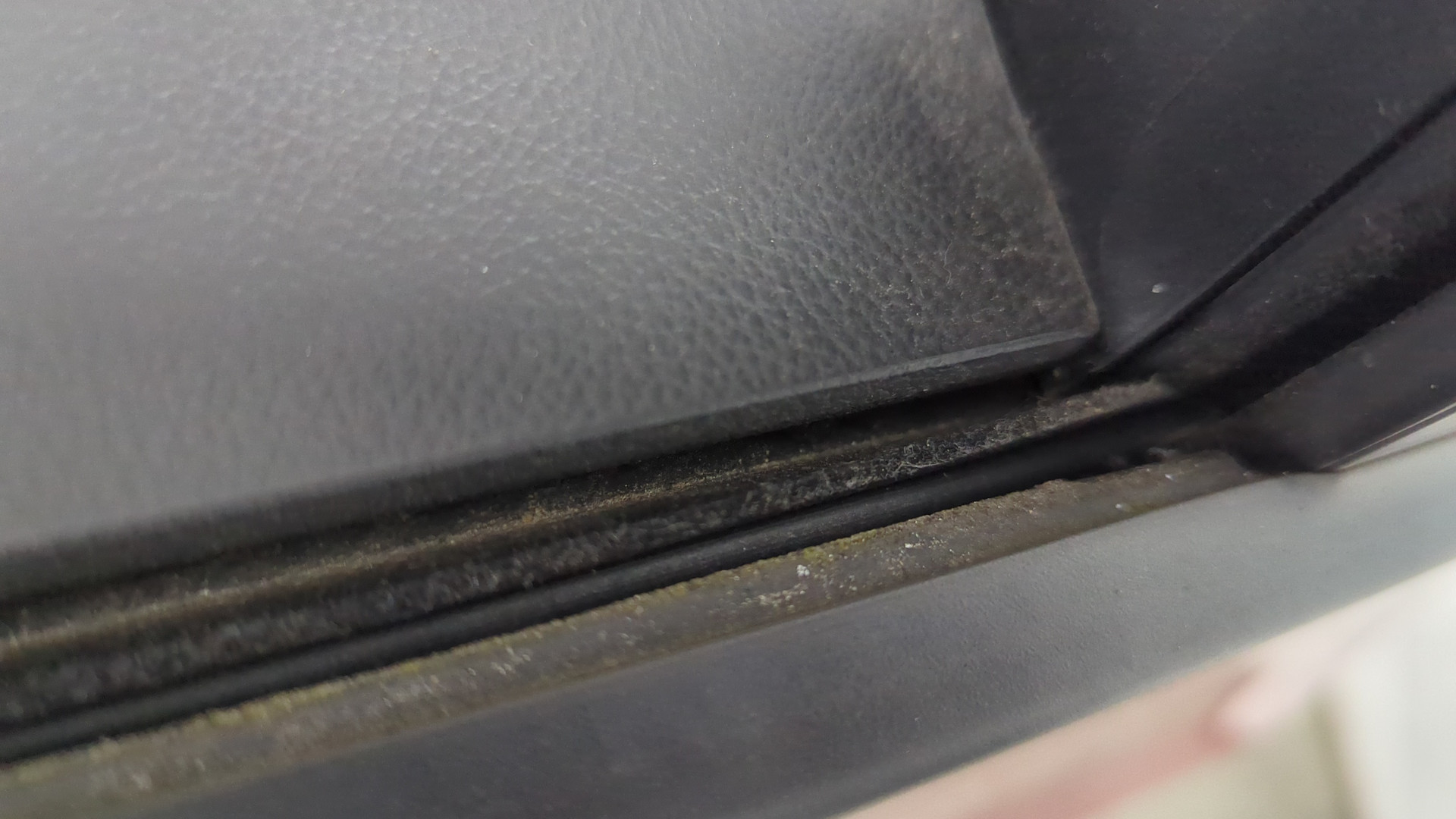 Дверь задняя правая