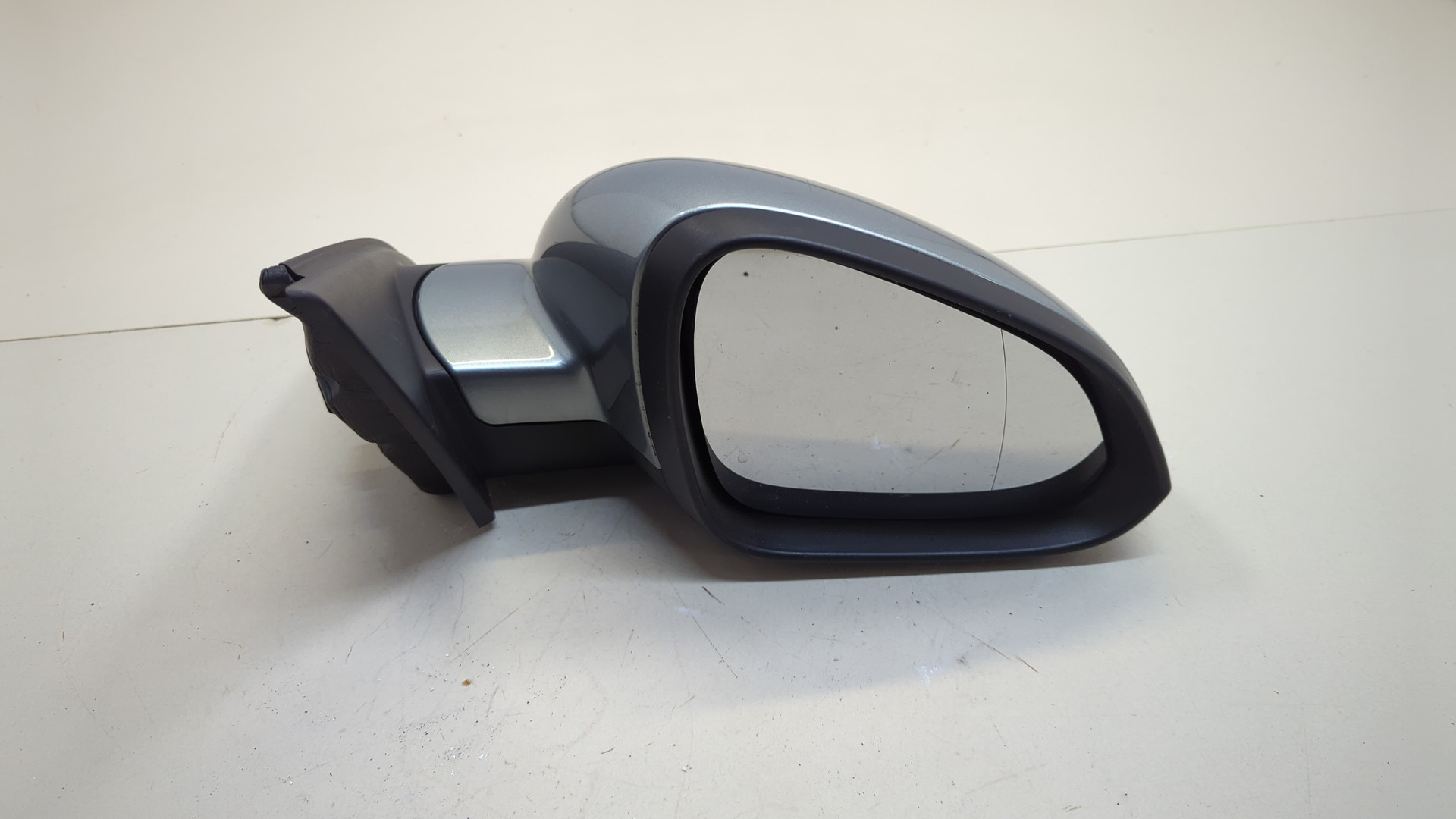 Зеркало правое электрическое