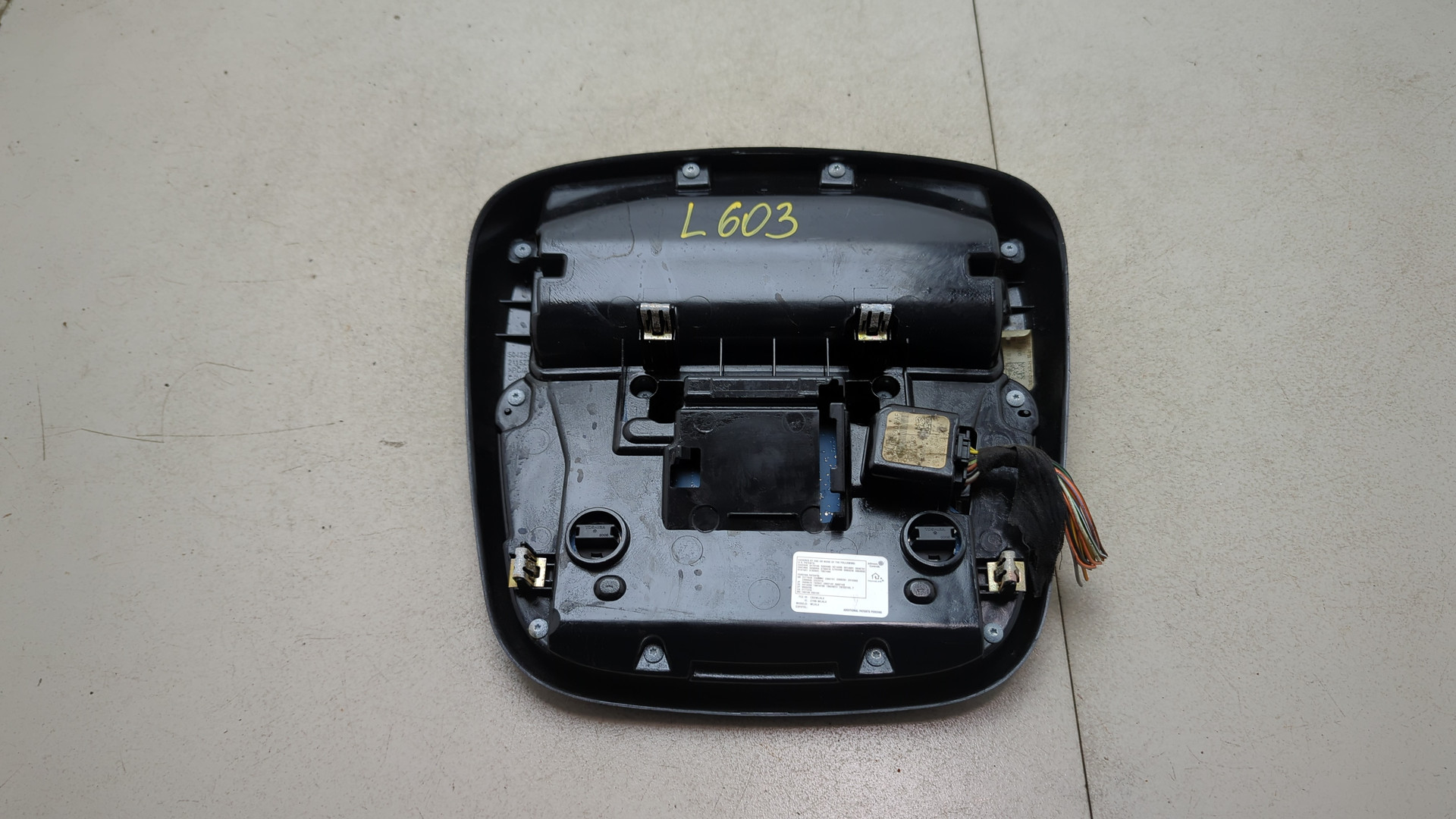 Плафон салонный