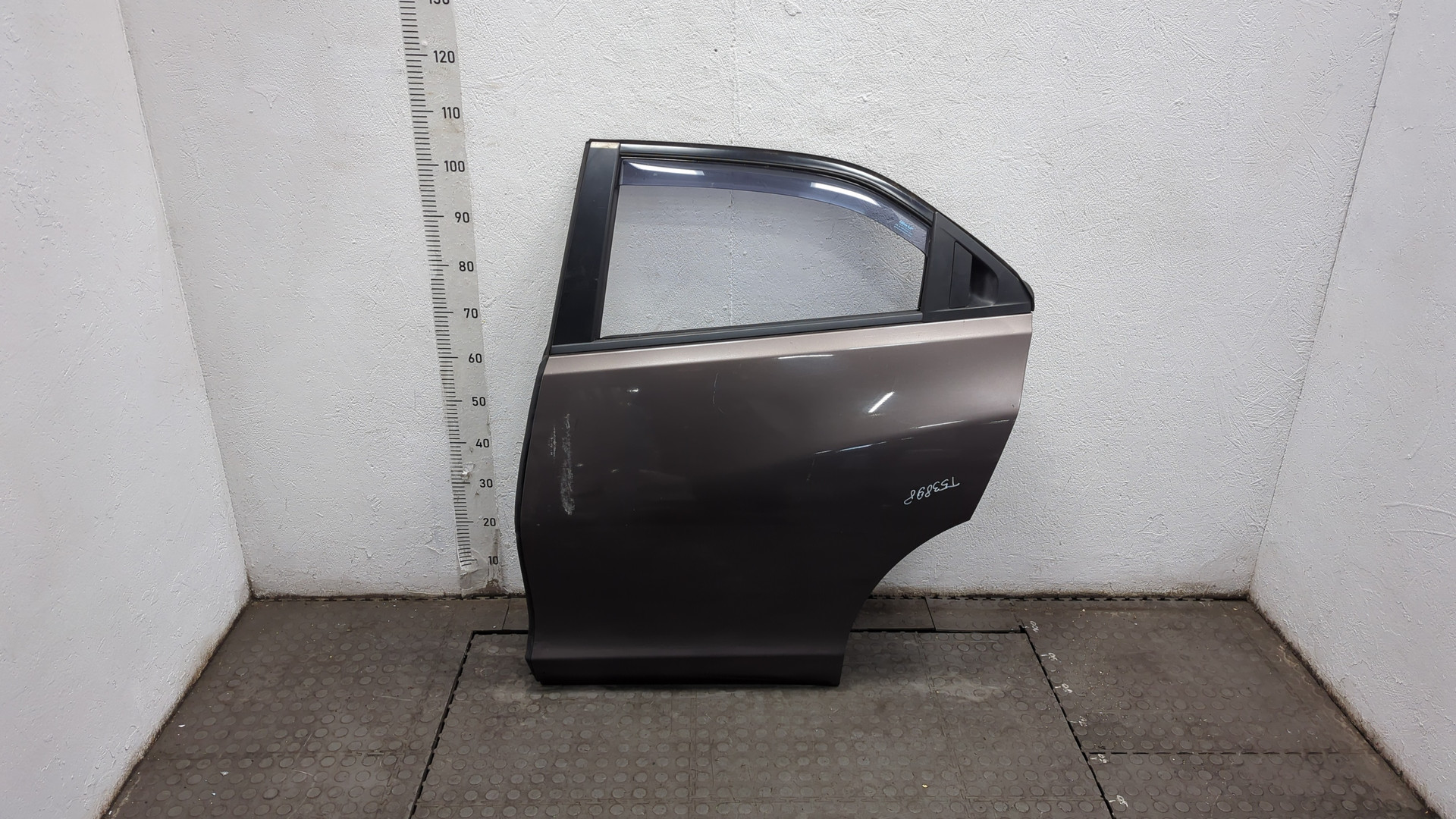 Дверь задняя левая