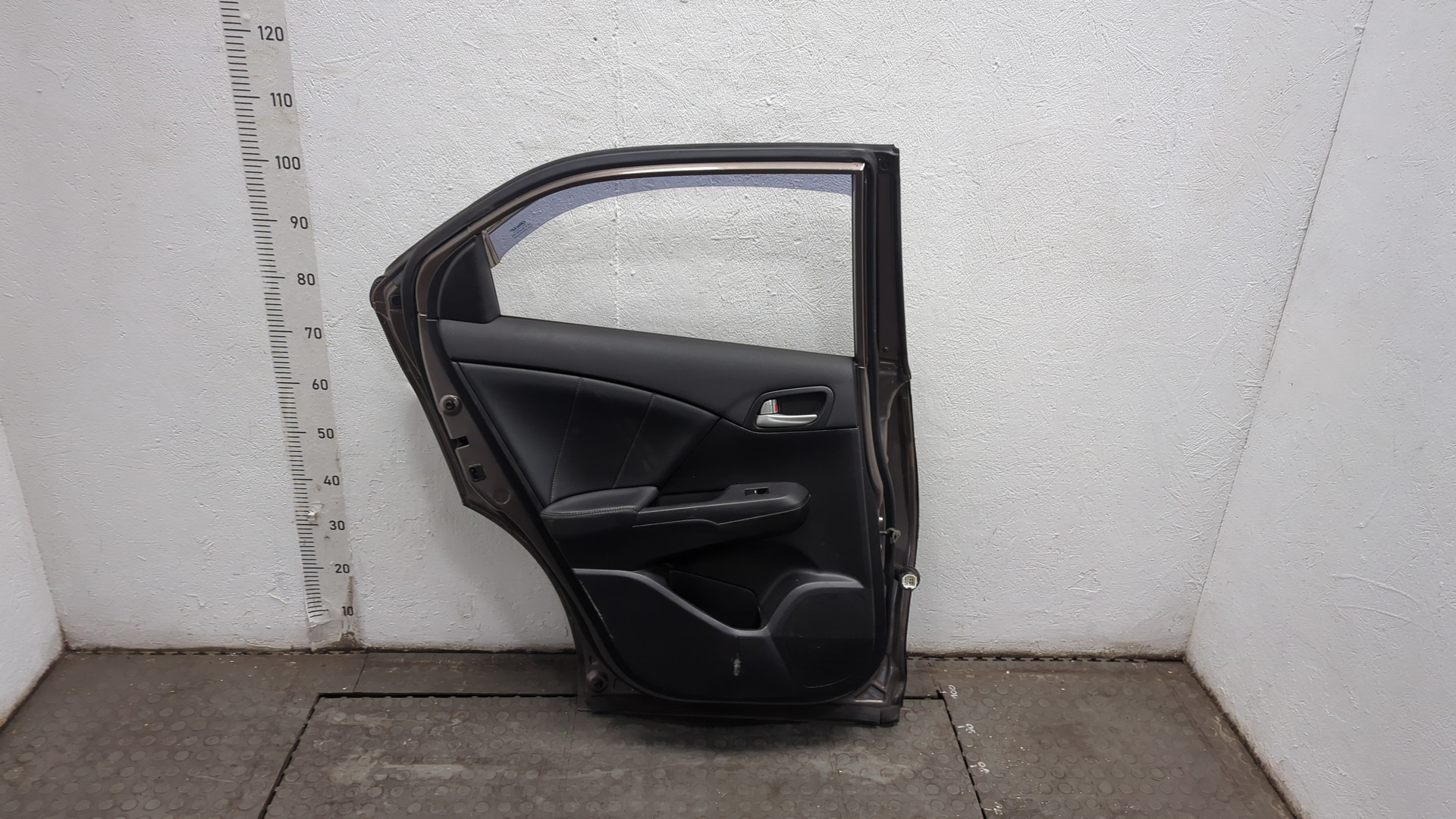 Дверь задняя левая