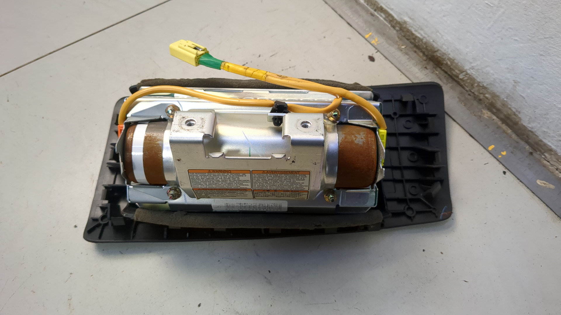 Подушка безопасности пассажирская (в торпедо)