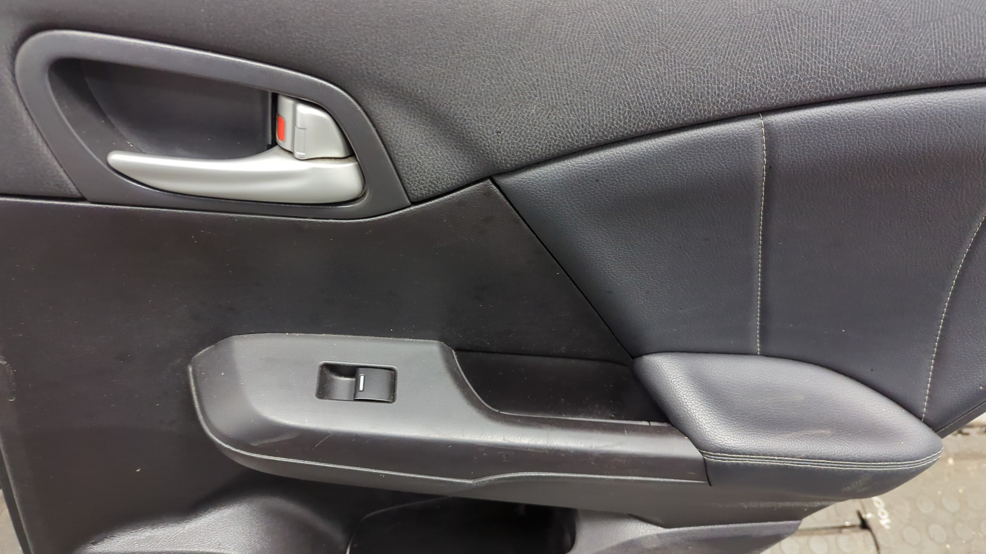 Дверь задняя правая