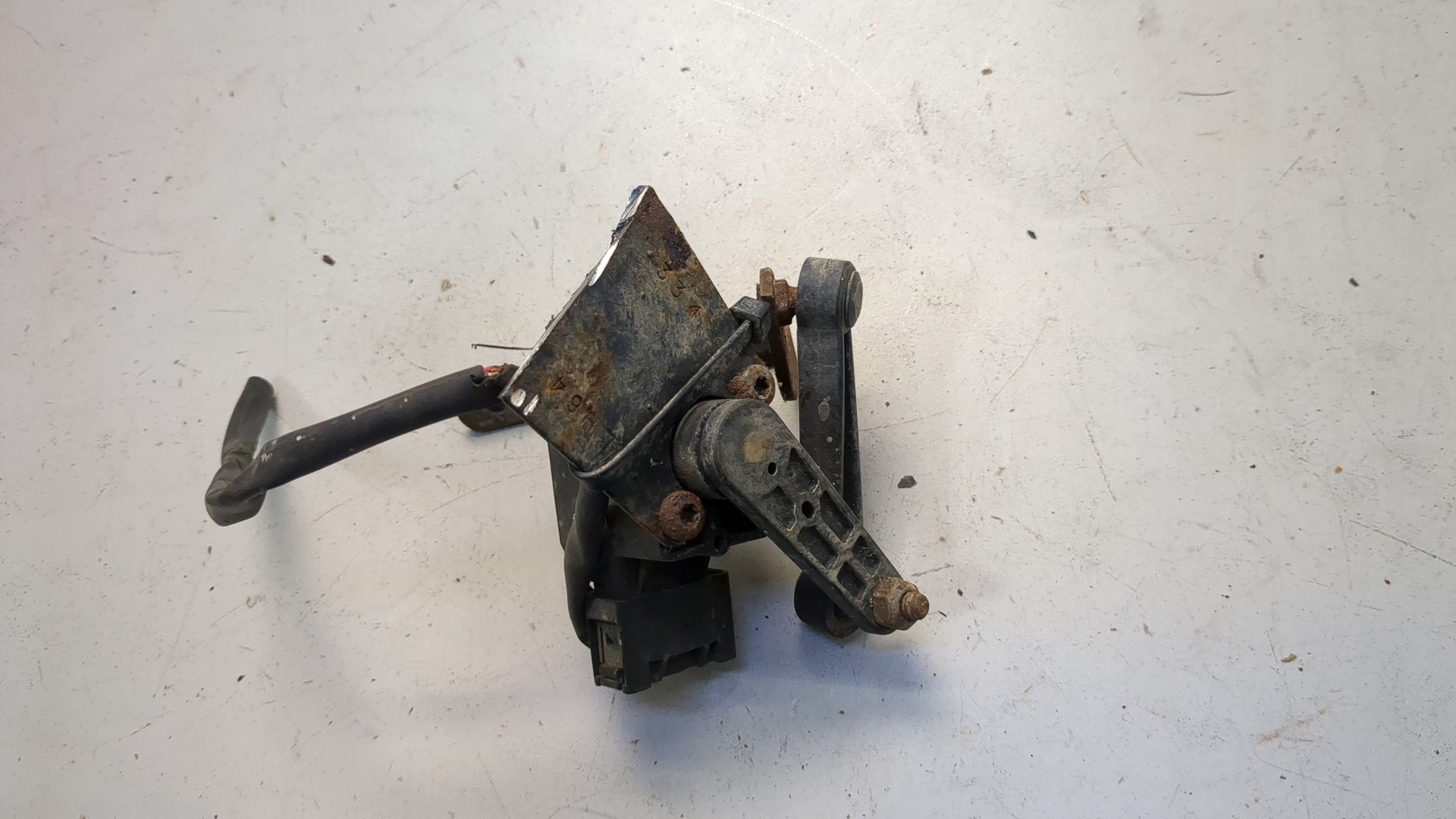 Датчик регулировки дорож. просвета