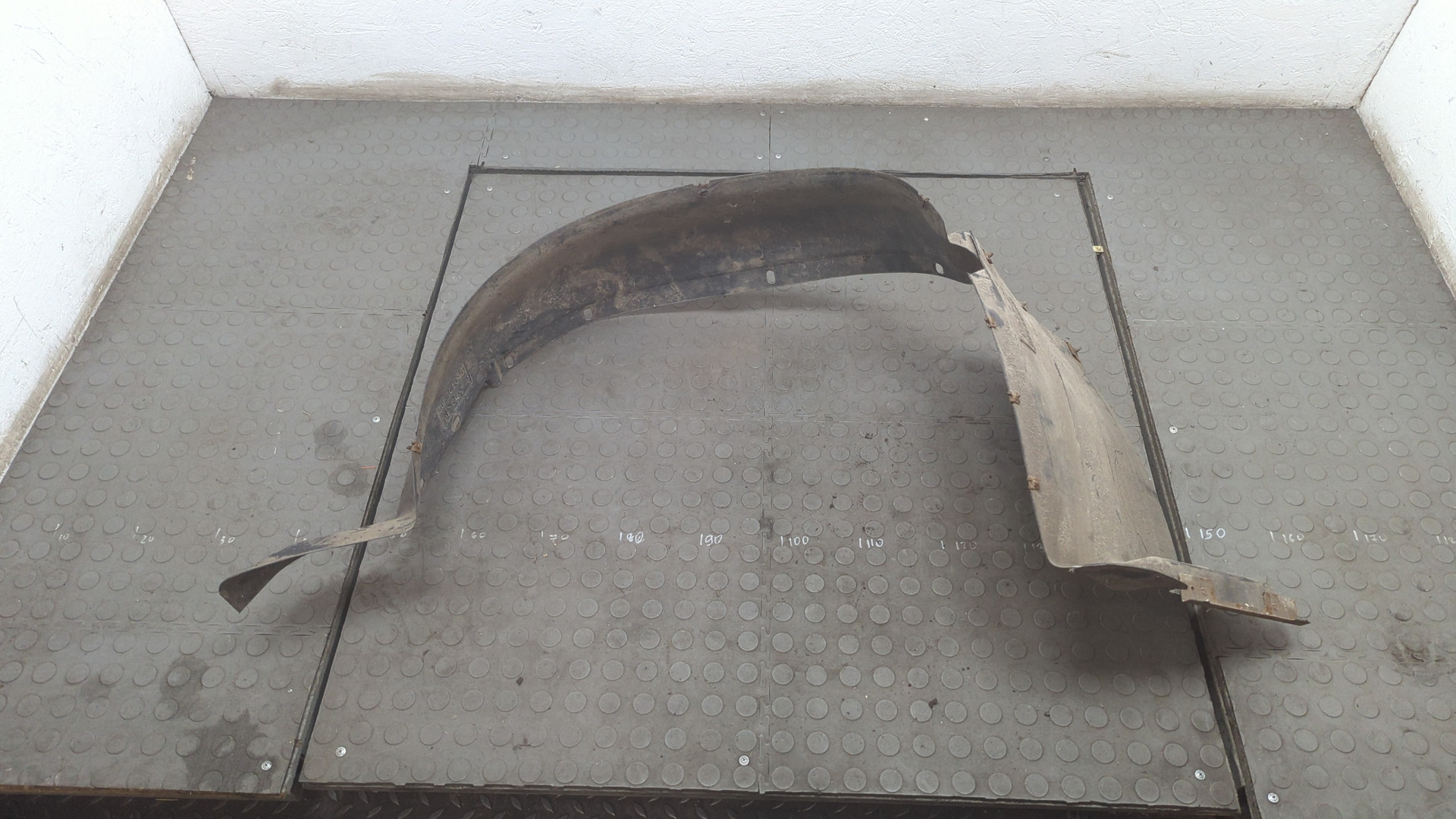 Локер передний правый