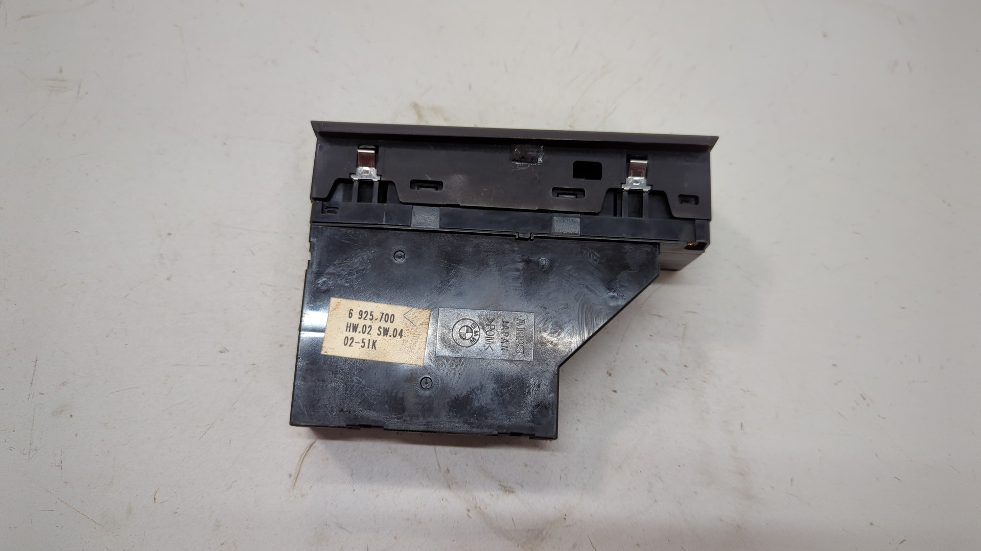 Кнопка стеклоподъемника