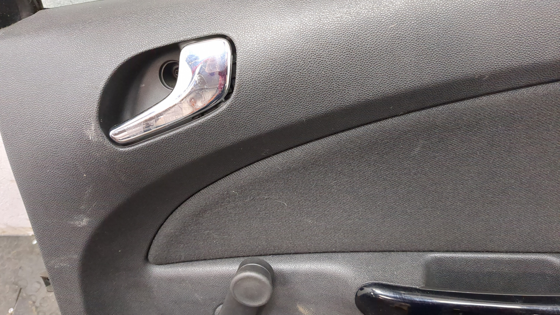 Дверь задняя правая