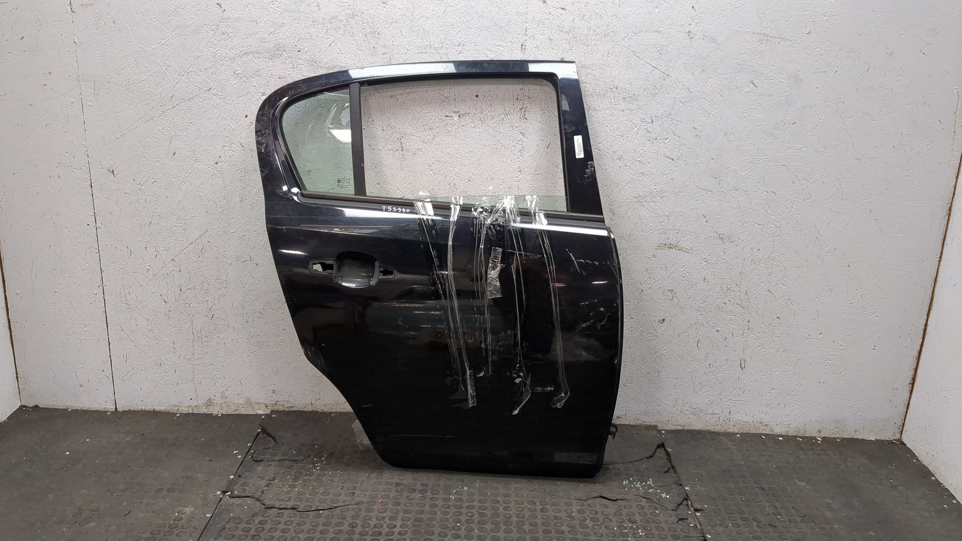 Дверь задняя правая