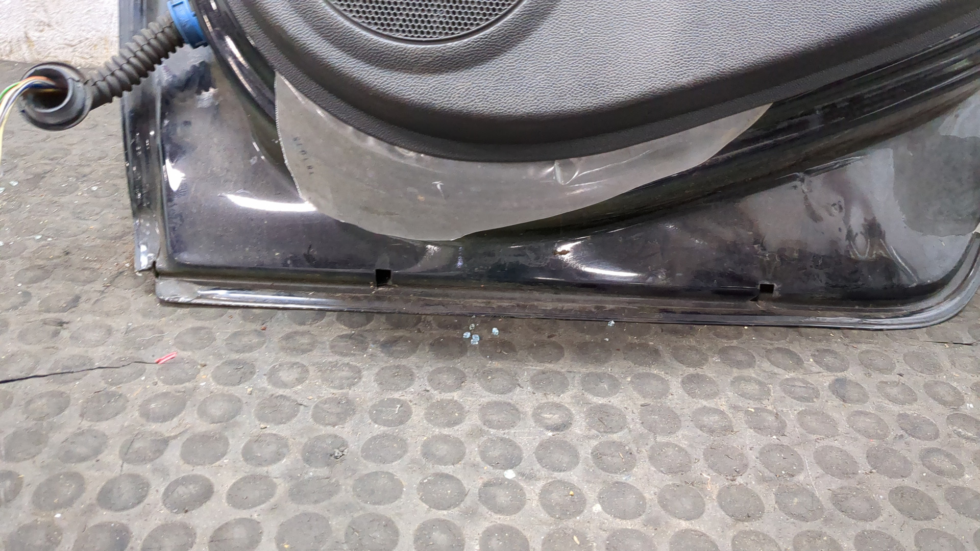 Дверь задняя правая