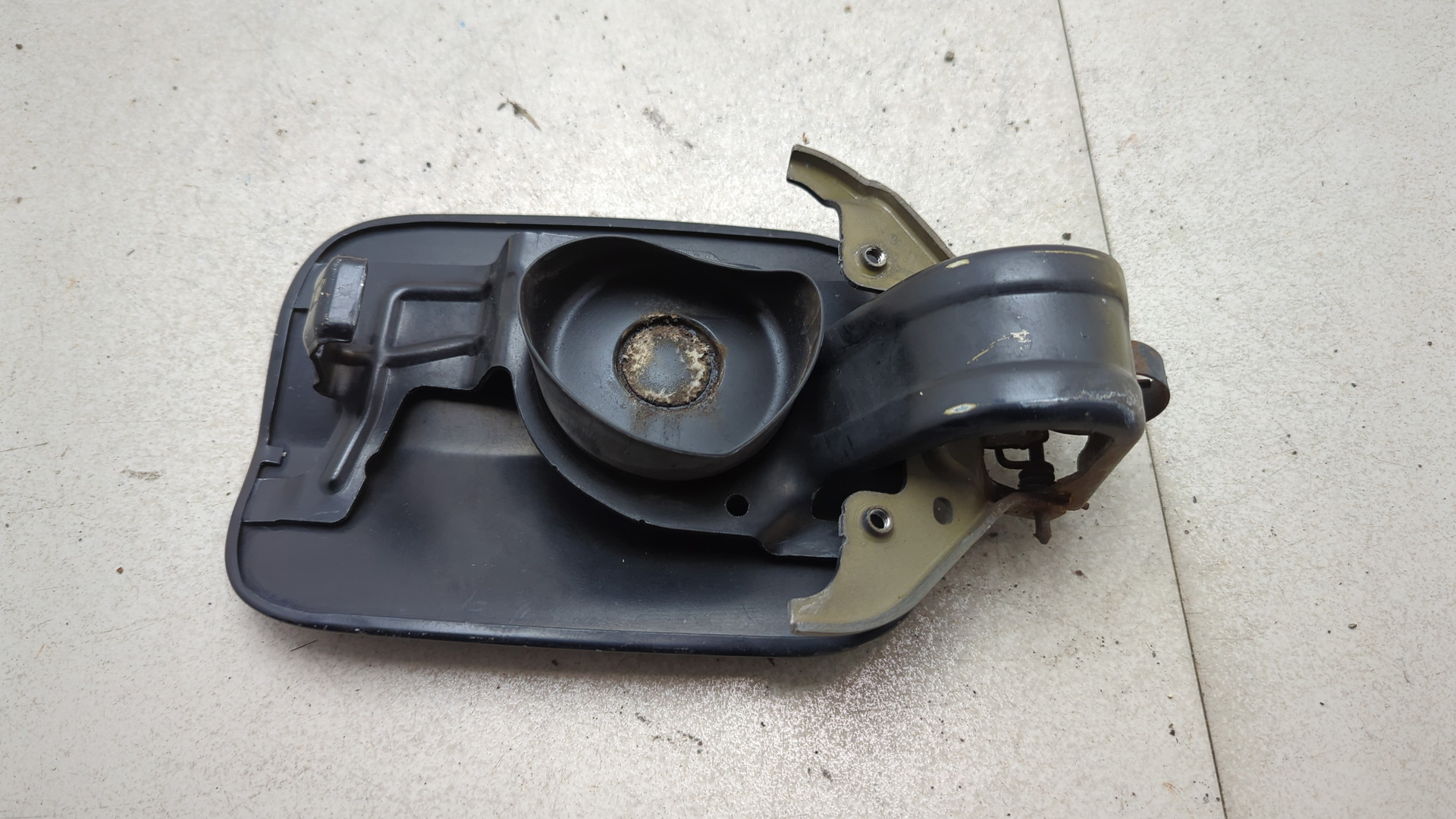 Лючок бензобака