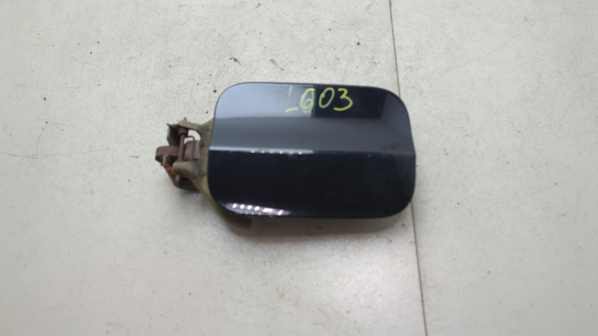 Лючок бензобака