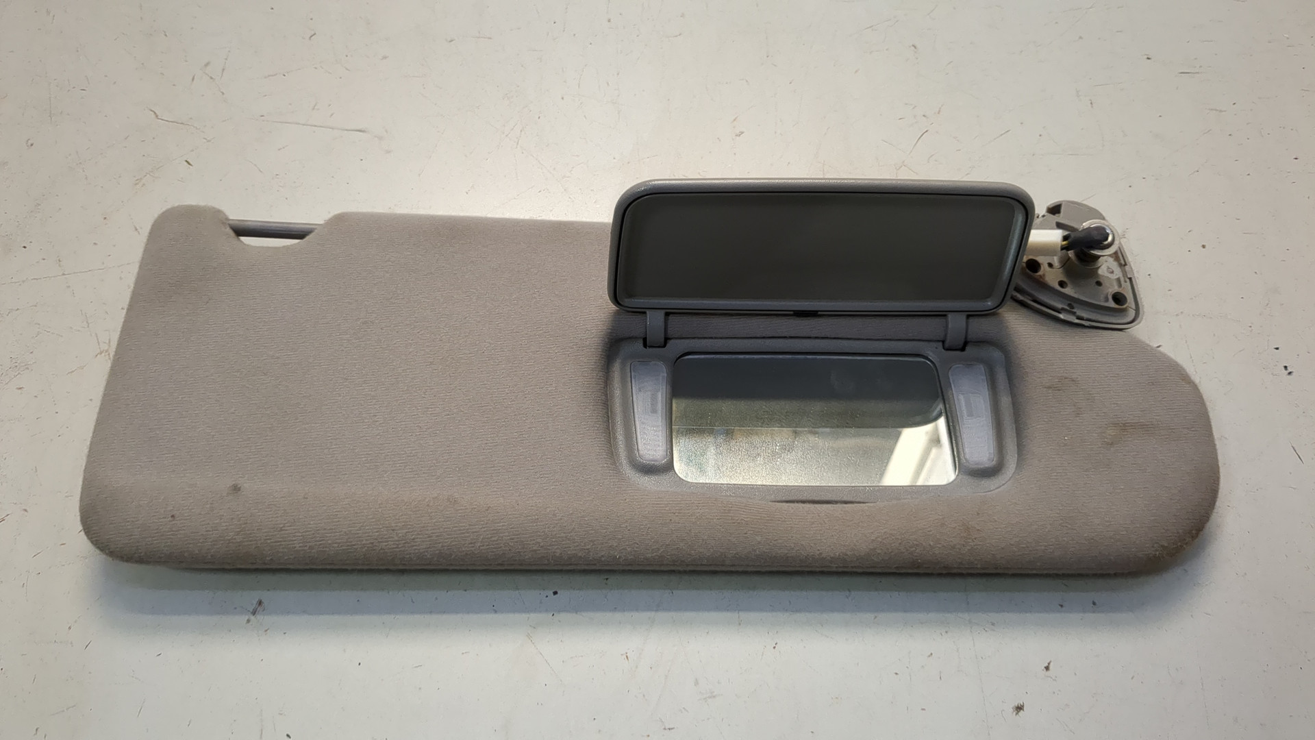 Козырек солнцезащитный