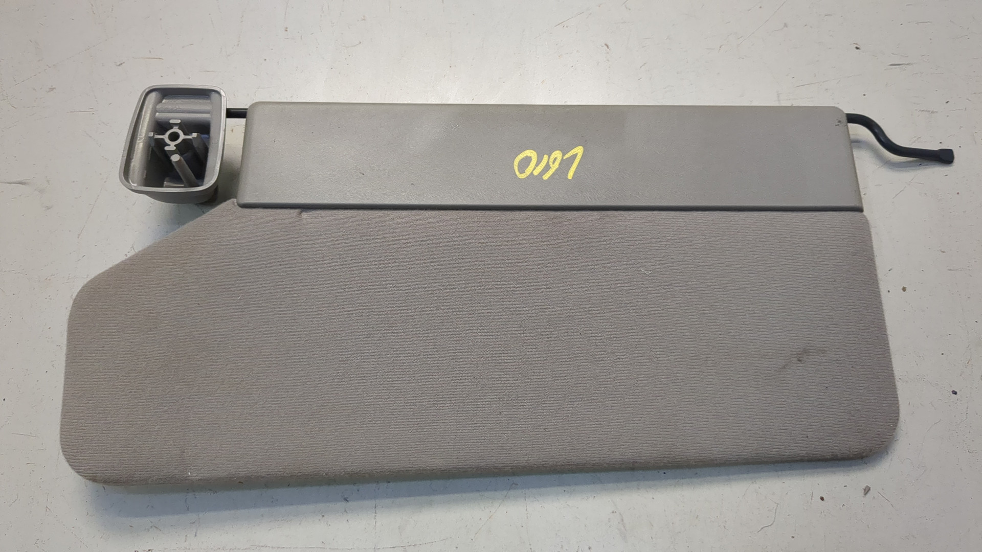 Козырек солнцезащитный