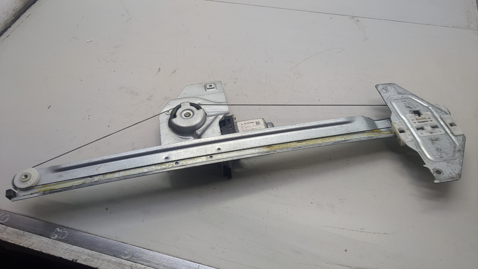 Стеклоподъемник электр. передний правый