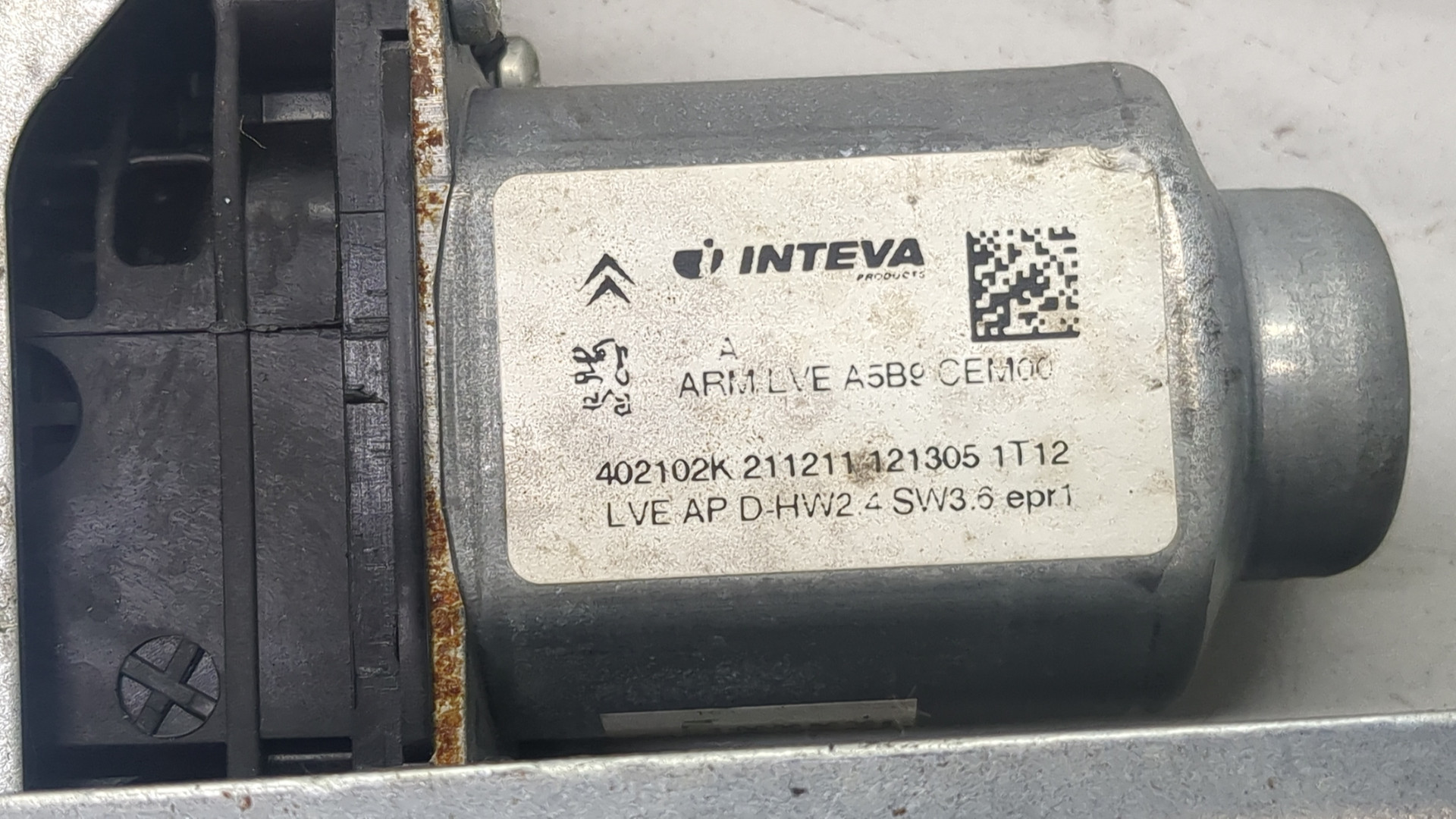 Стеклоподъемник электр. передний правый