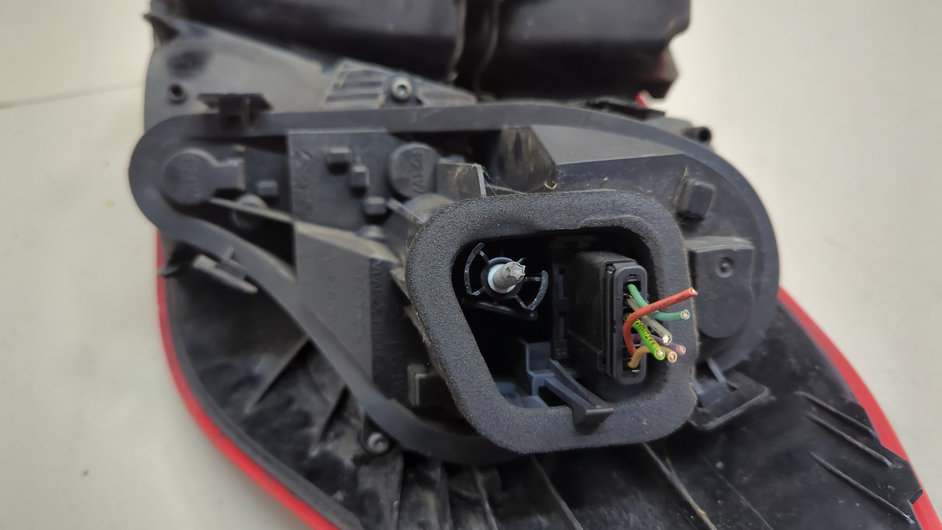 Фонарь задний левый