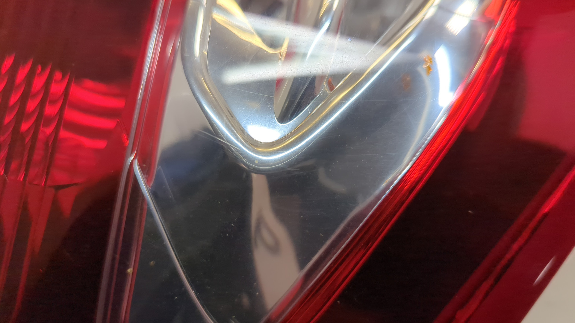 Фонарь задний левый