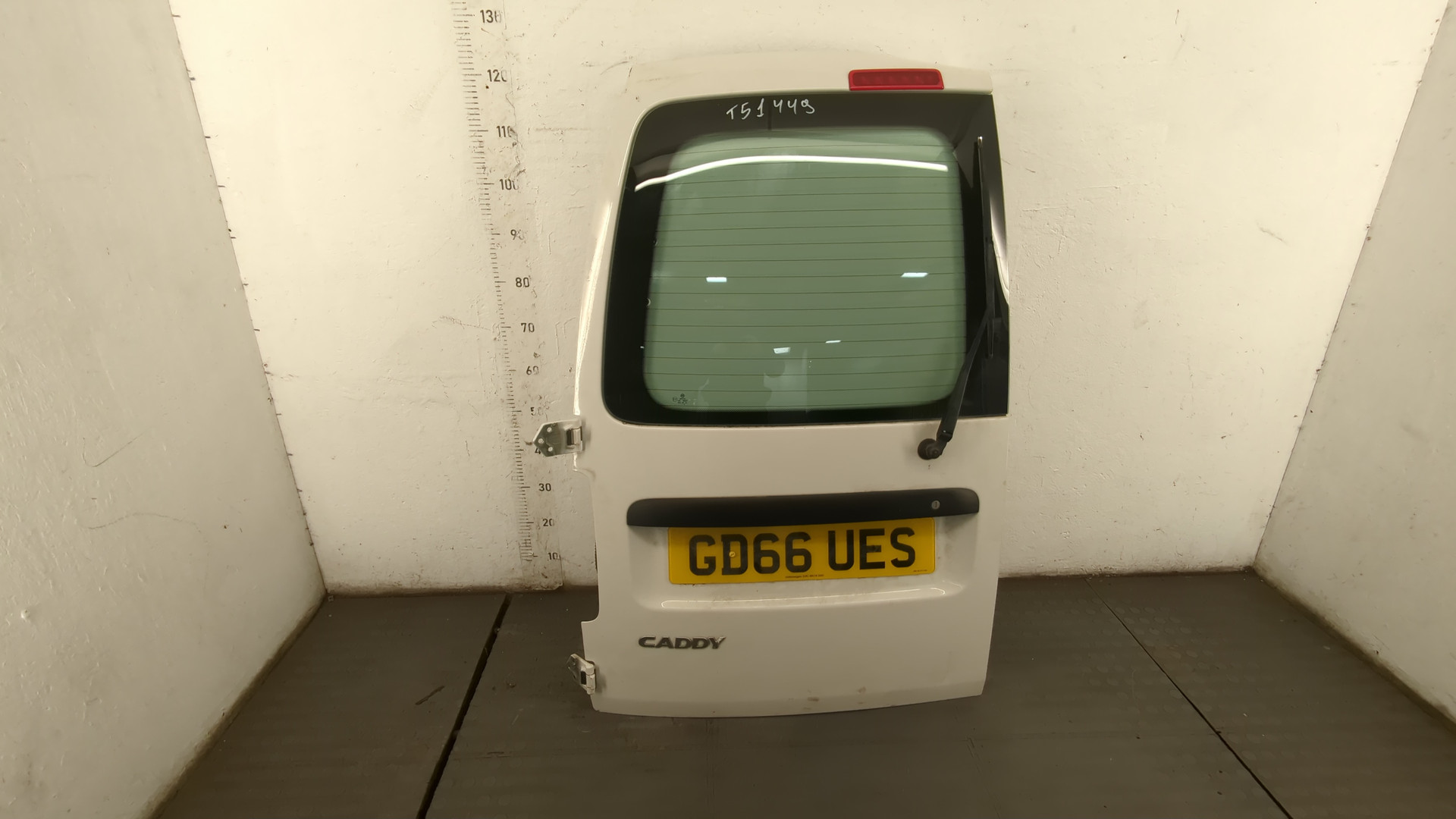 Дверь багажника левая