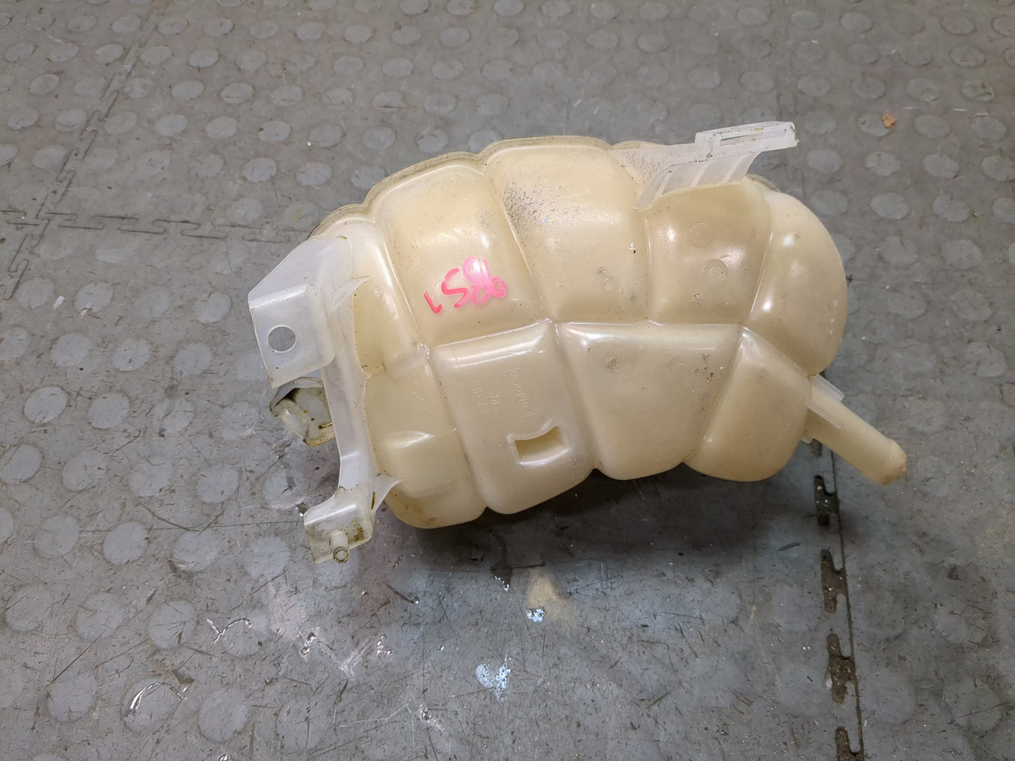 Бачок расширительный