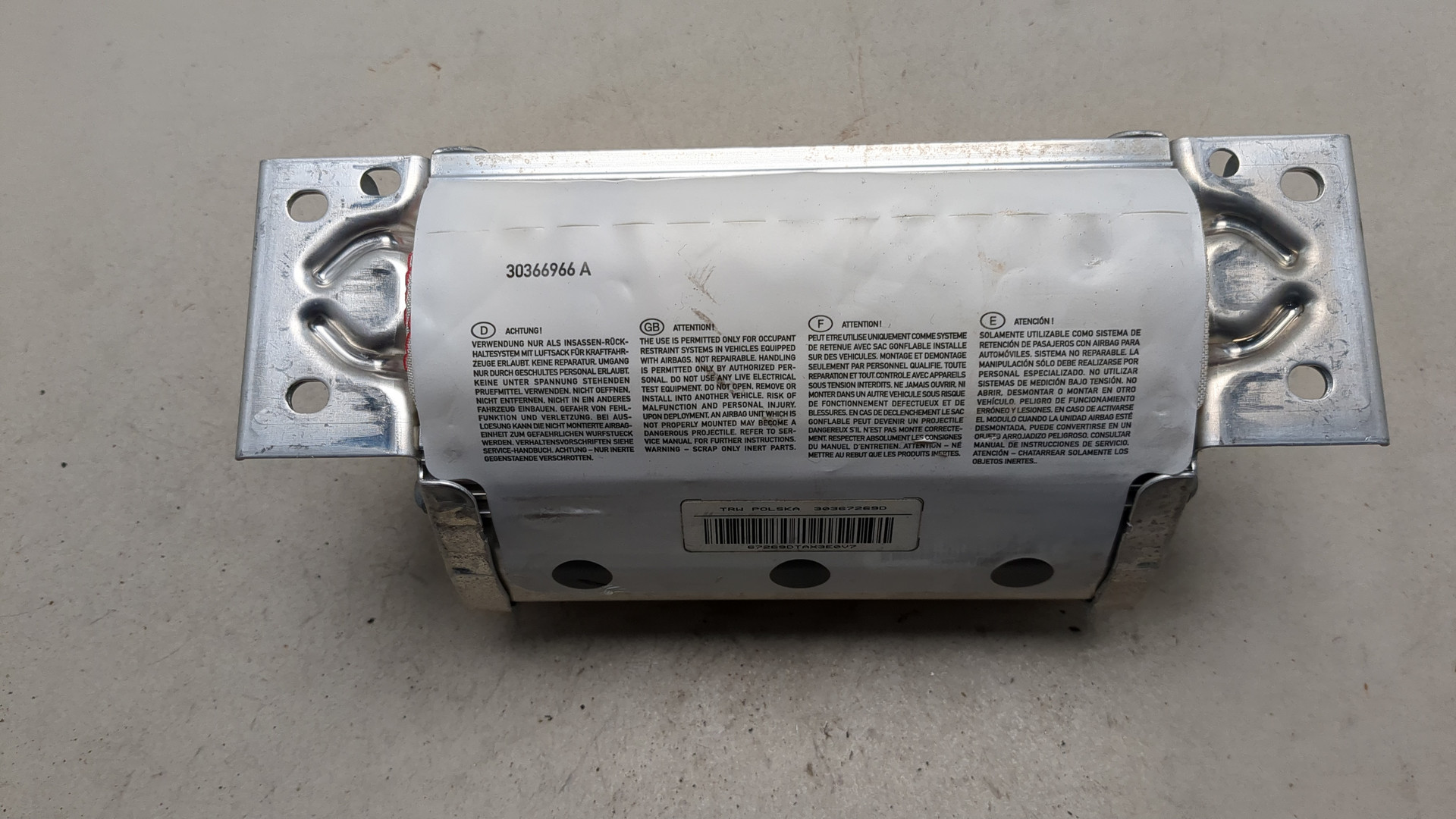 Подушка безопасности пассажирская (в торпедо)