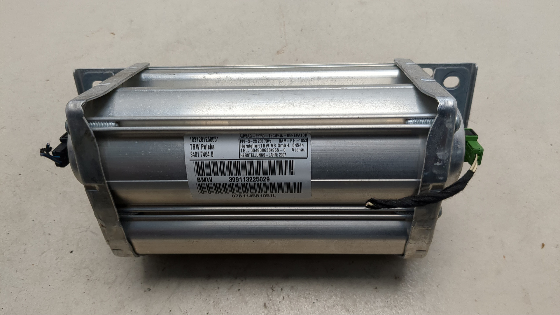 Подушка безопасности пассажирская (в торпедо)