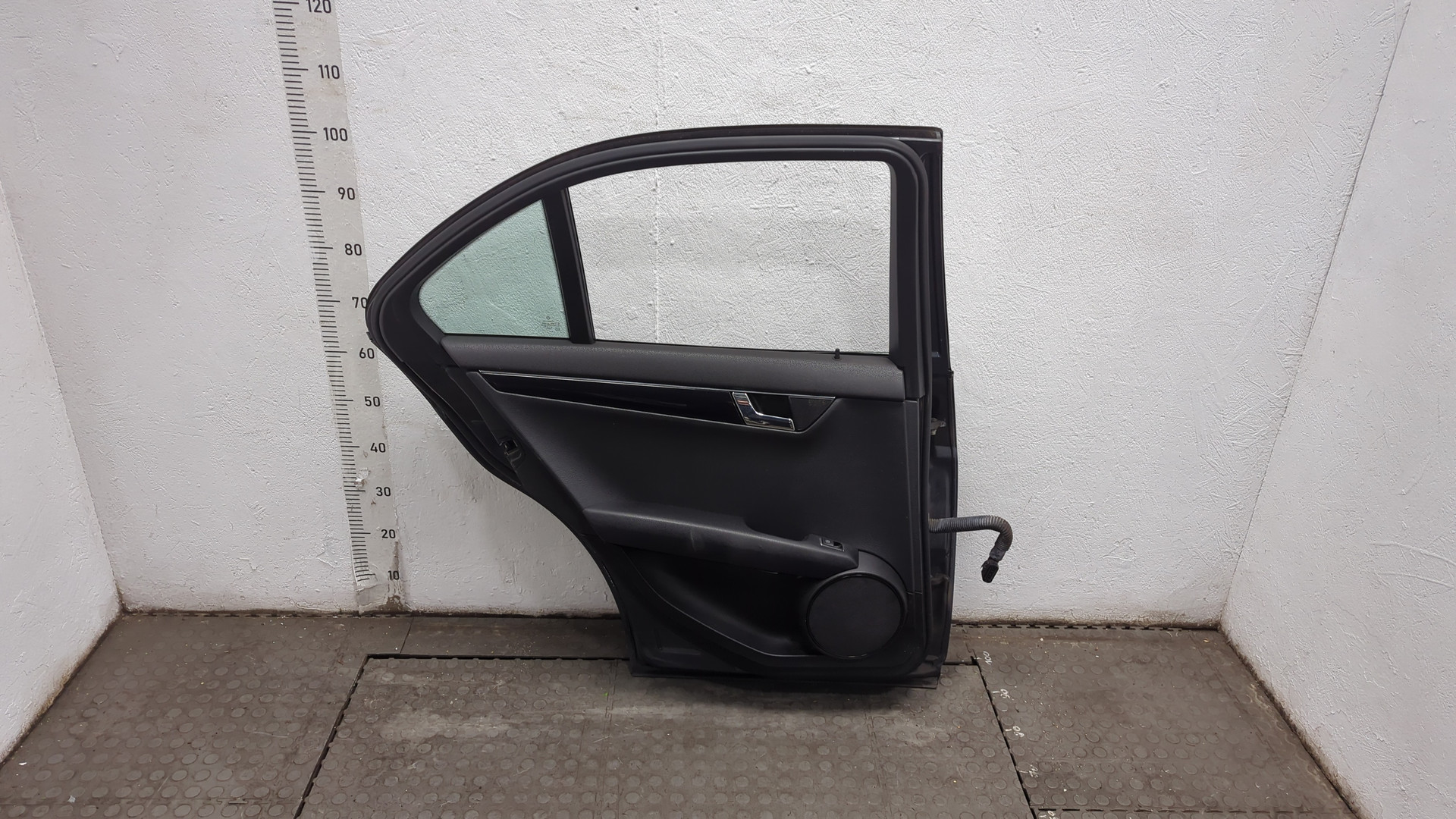 Дверь задняя левая