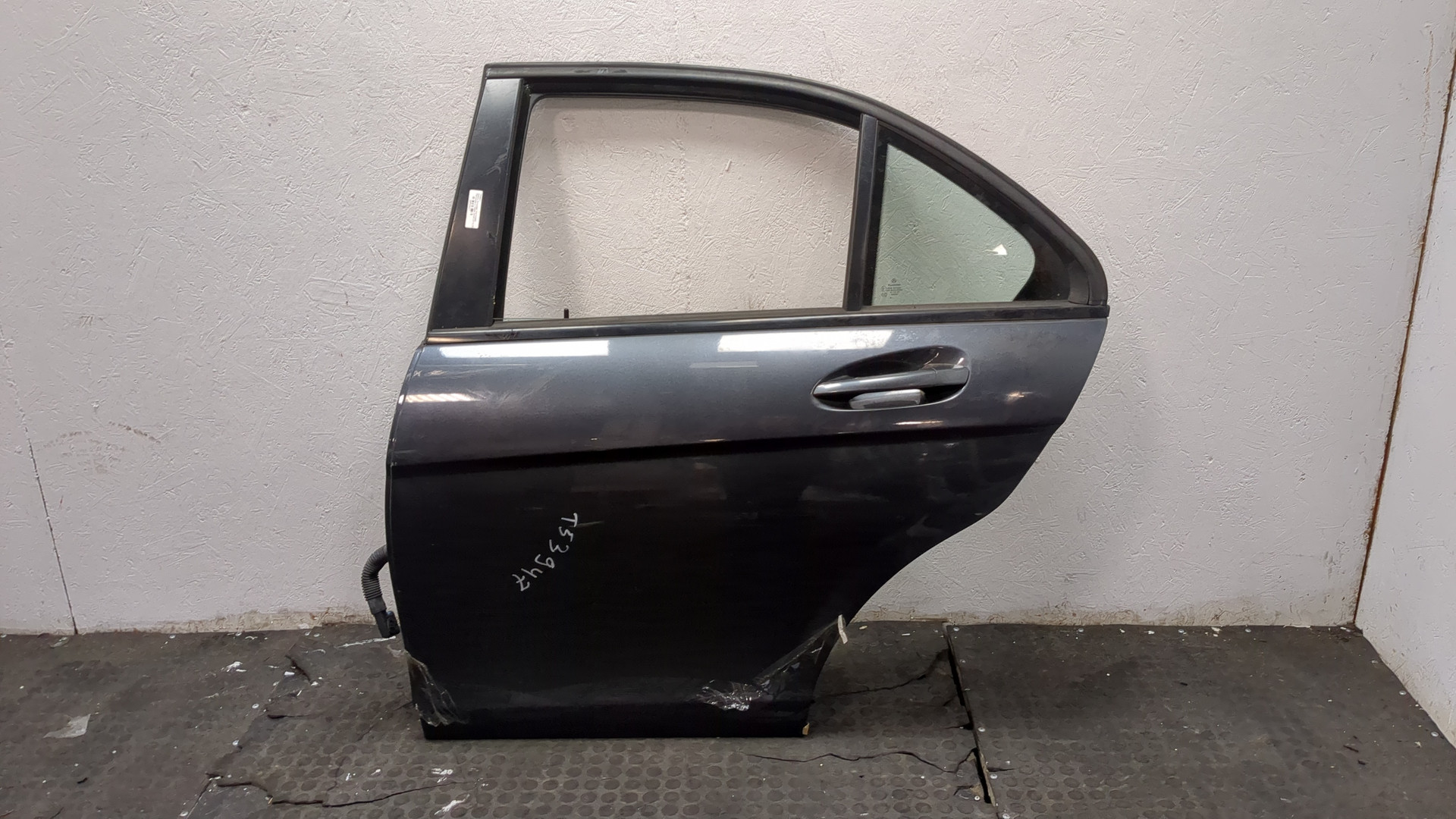 Дверь задняя левая