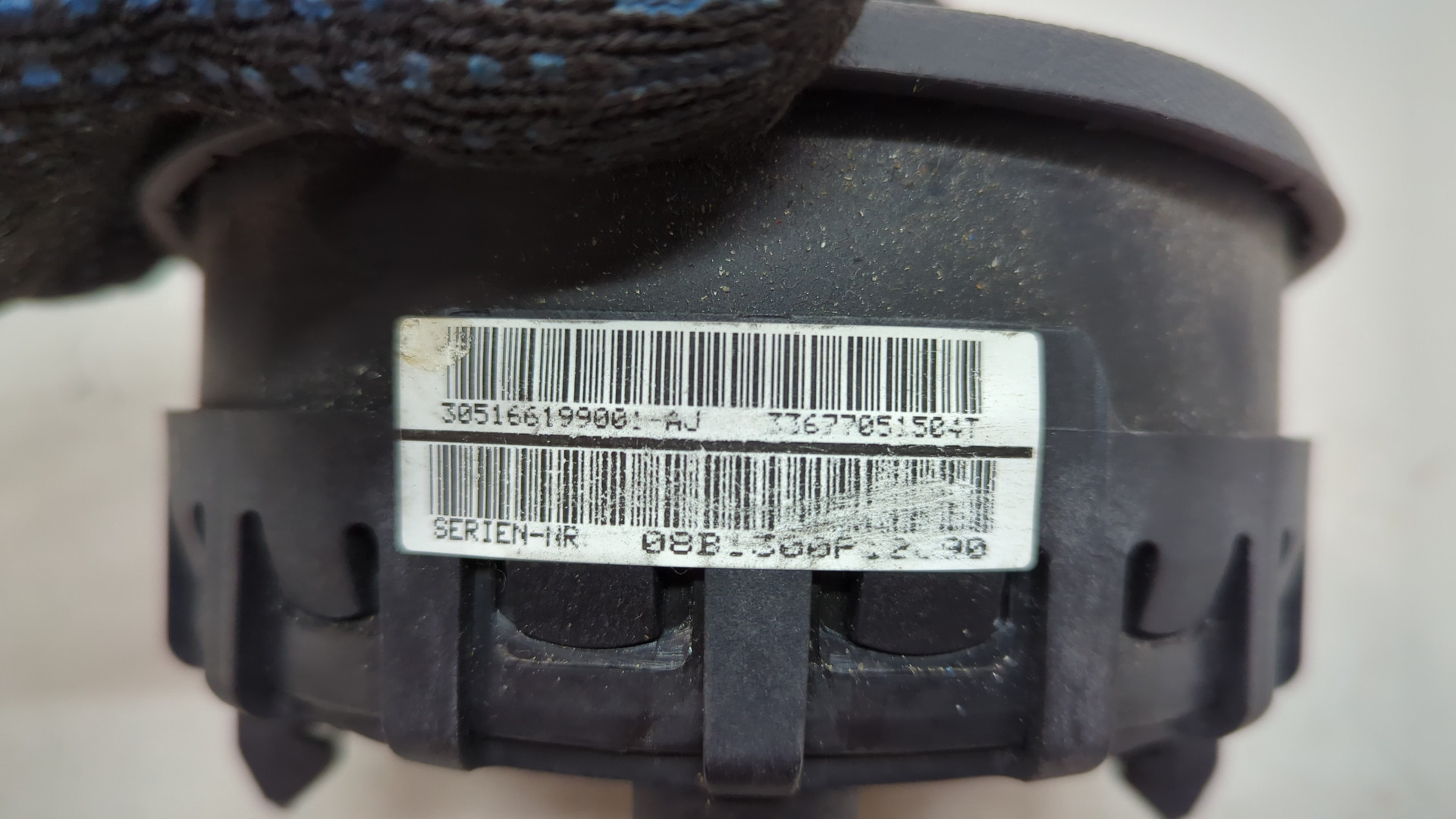 Подушка безопасности в рулевое колесо