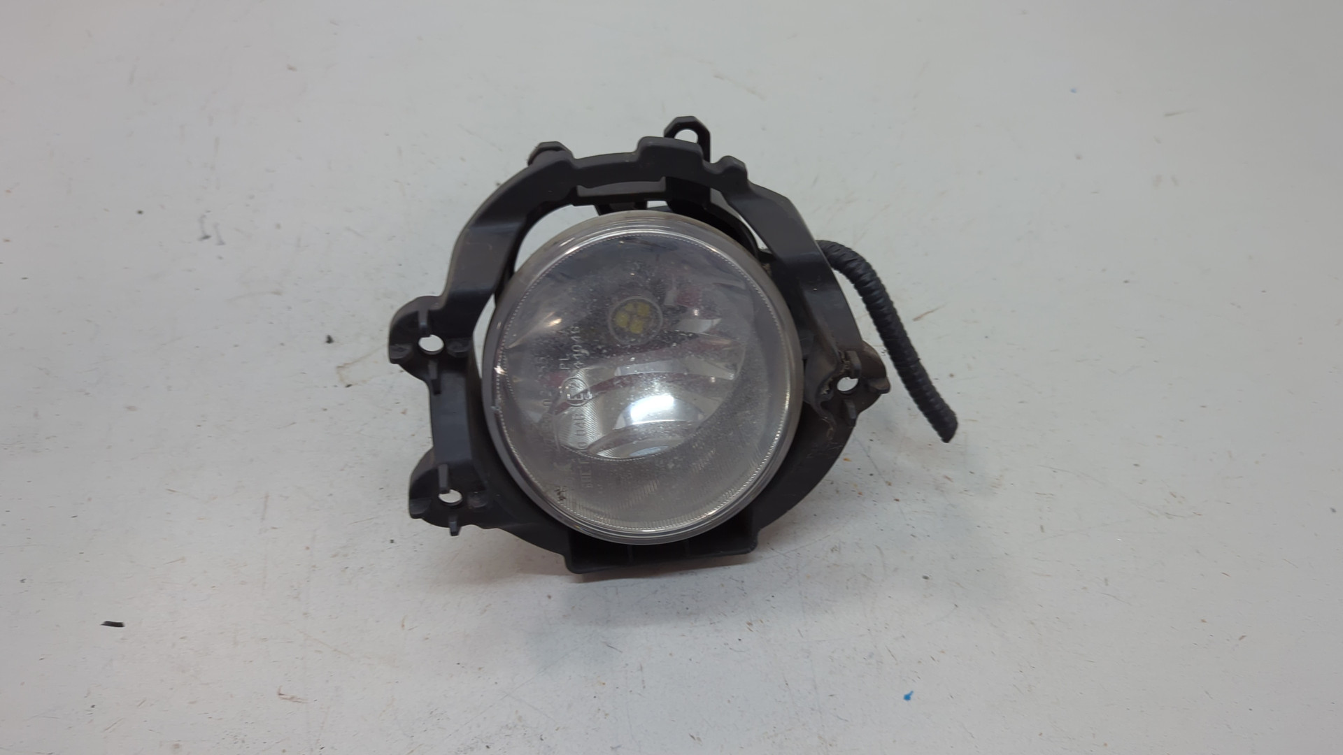 Фара противотуманная левая