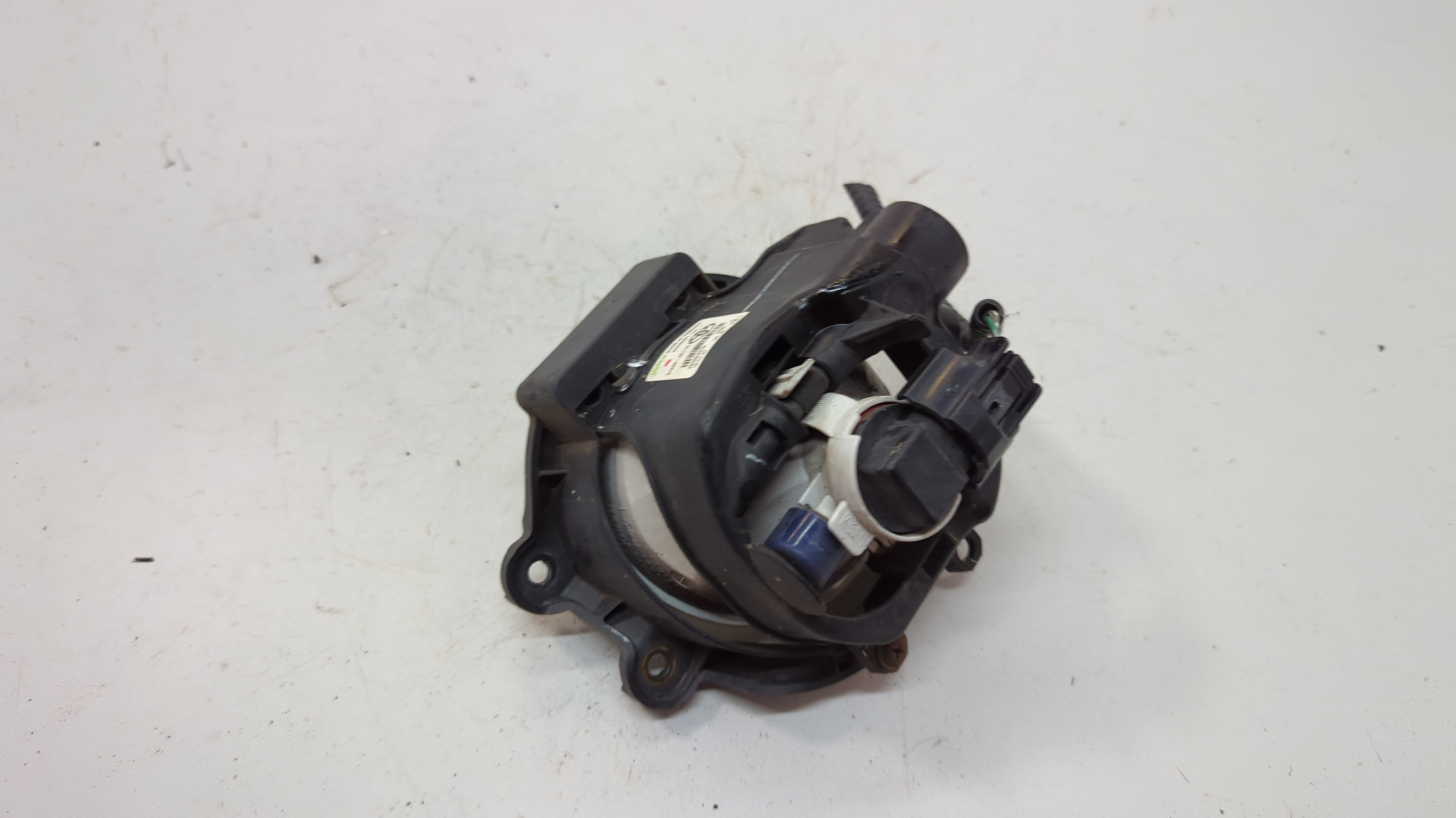 Фара противотуманная левая