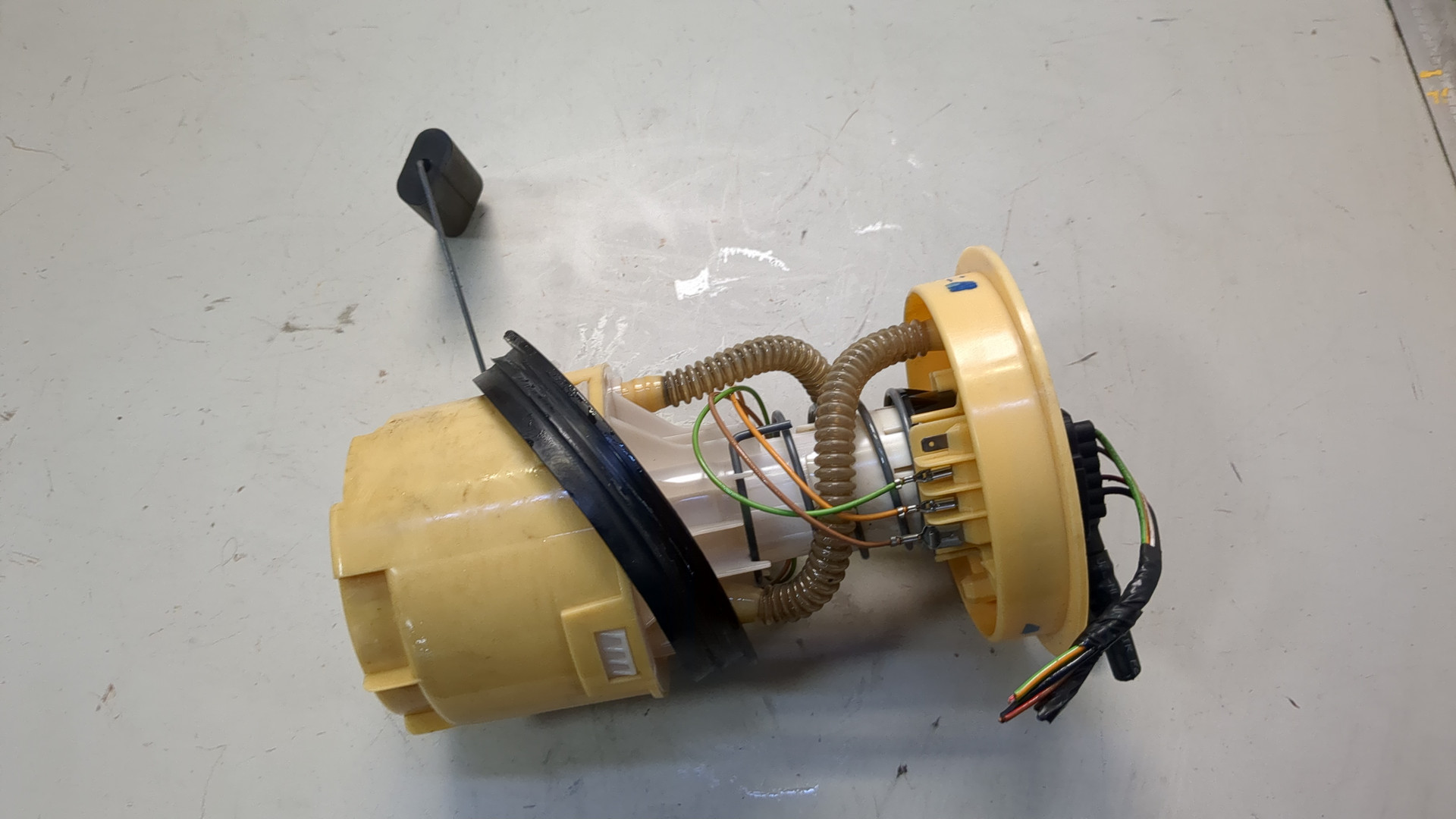 Насос топливный электрический