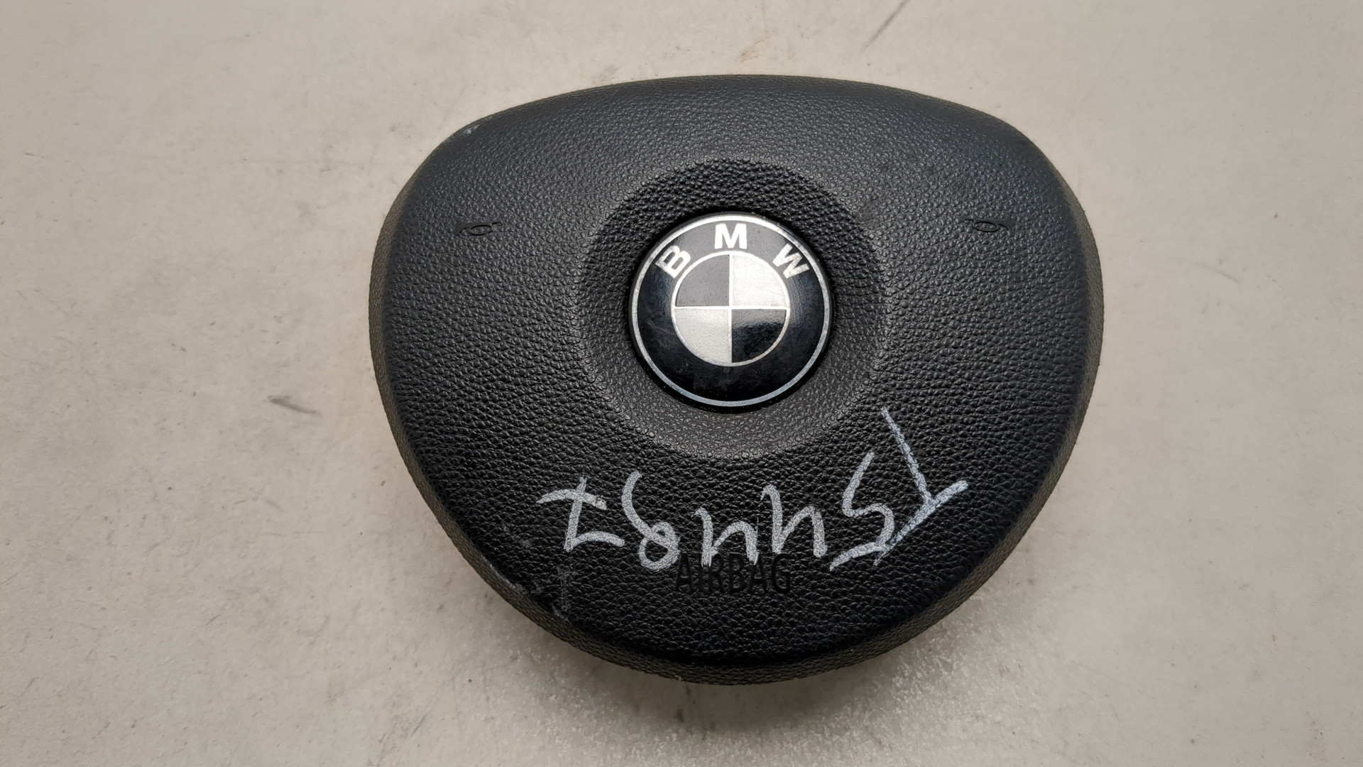 Подушка безопасности в рулевое колесо