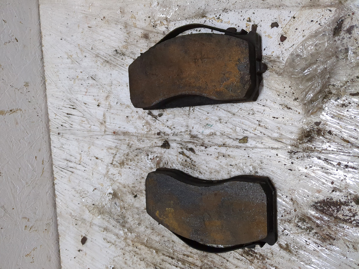 Колодки тормозные передние к-т