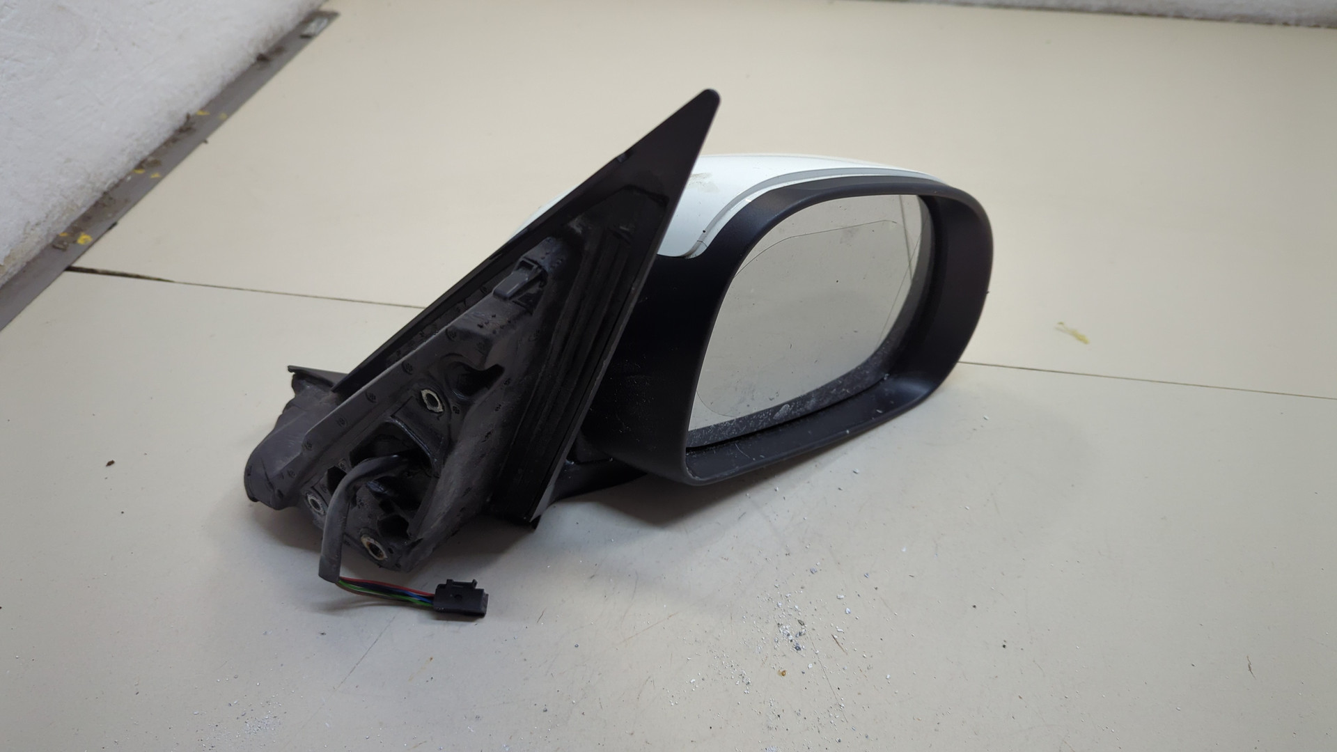 Зеркало правое электрическое