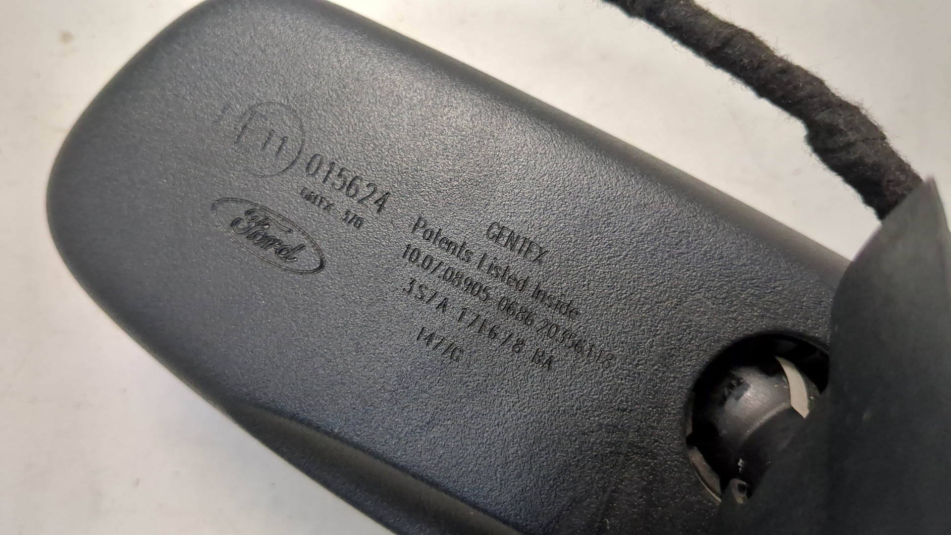 Зеркало заднего вида