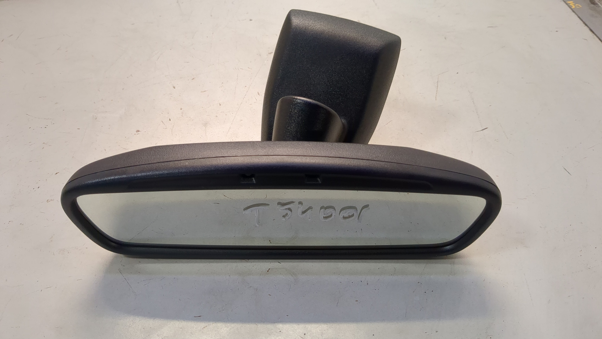 Зеркало заднего вида