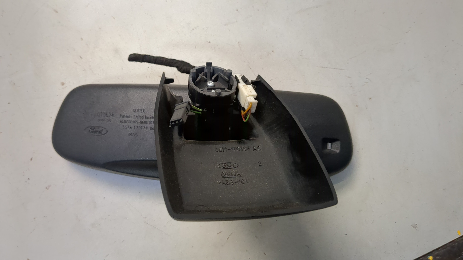 Зеркало заднего вида