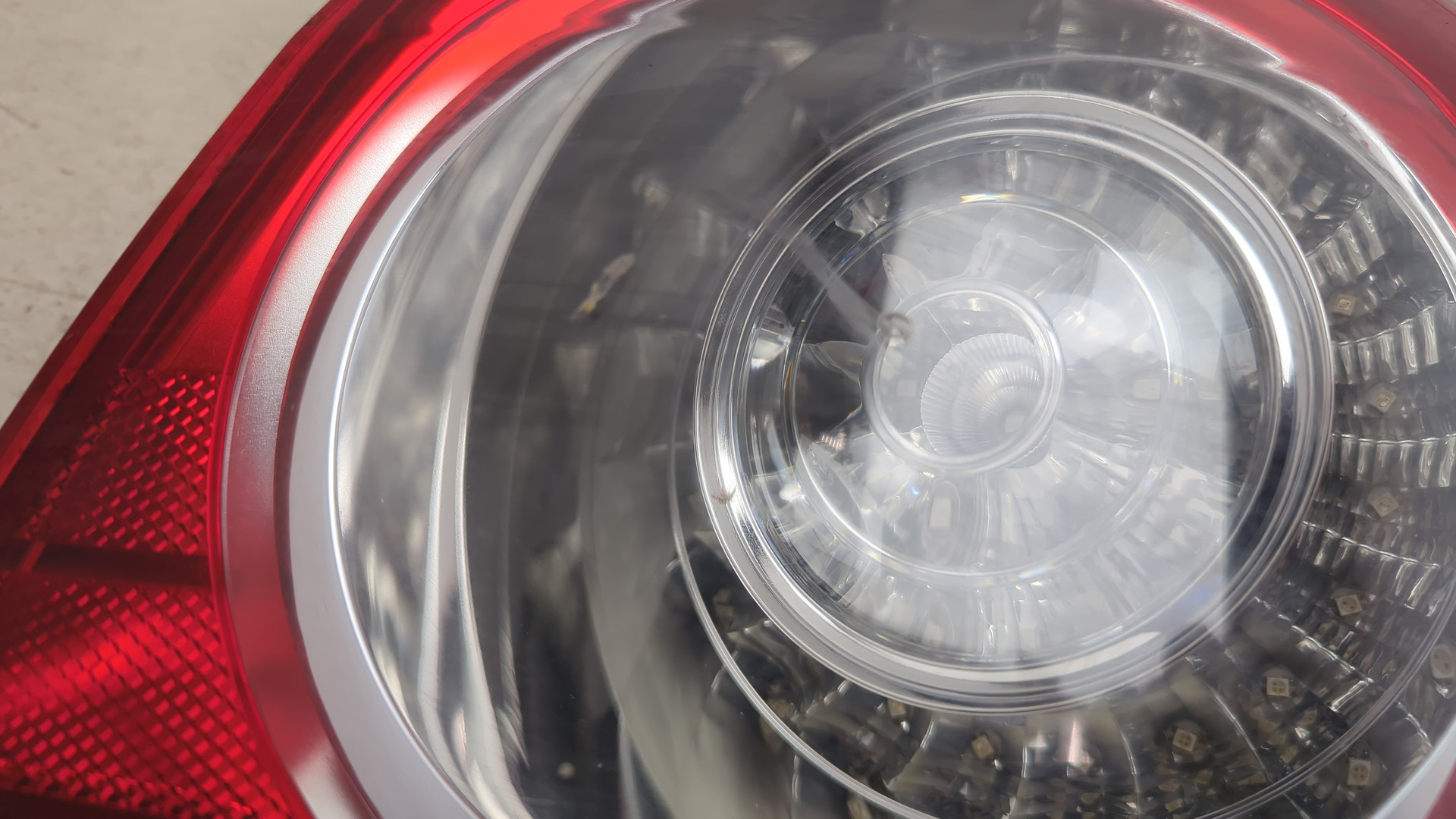 Фонарь задний правый