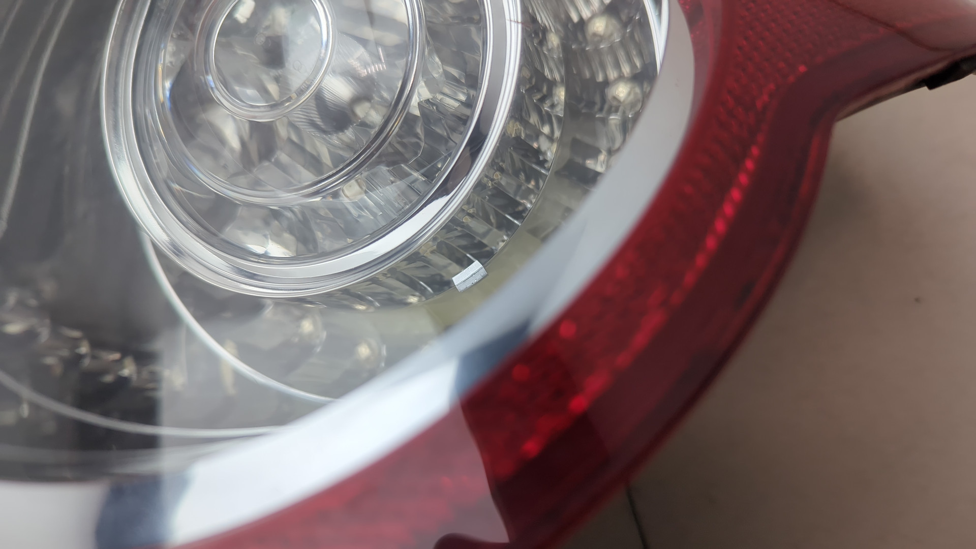 Фонарь задний правый