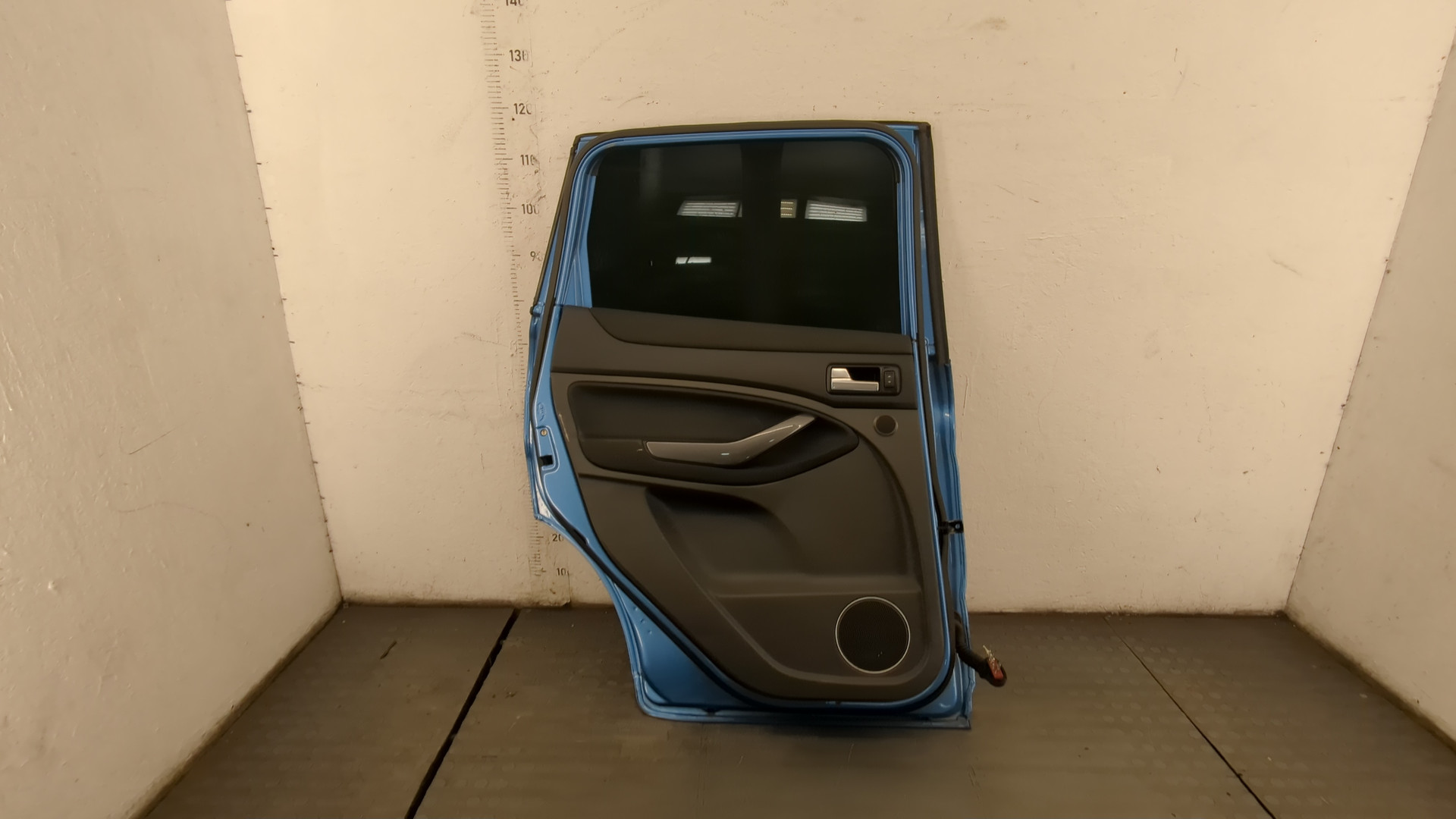 Дверь задняя левая