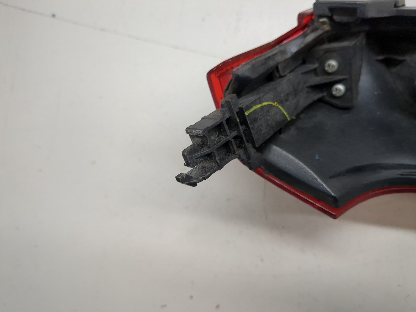 Фонарь задний правый