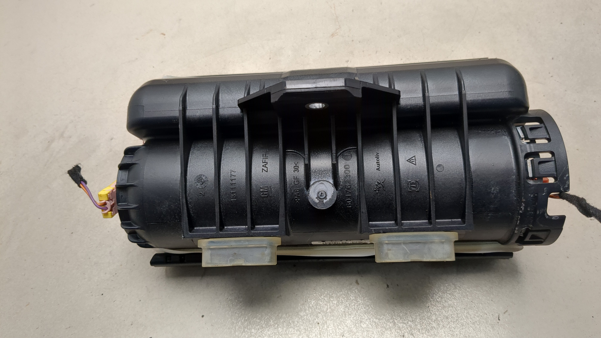 Подушка безопасности пассажирская (в торпедо)