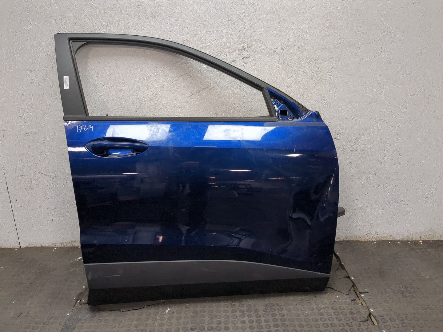 Дверь передняя правая