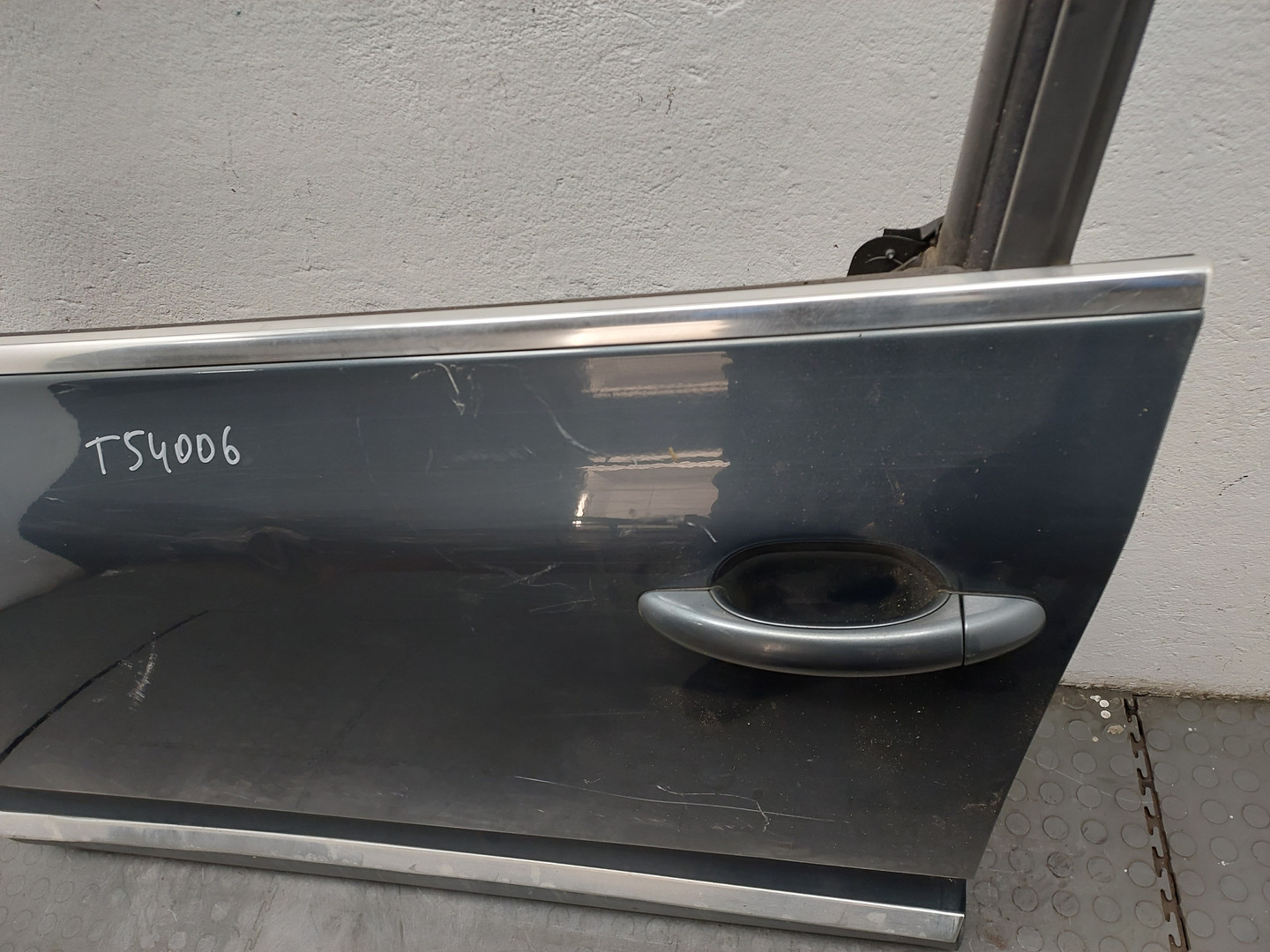 Дверь передняя левая