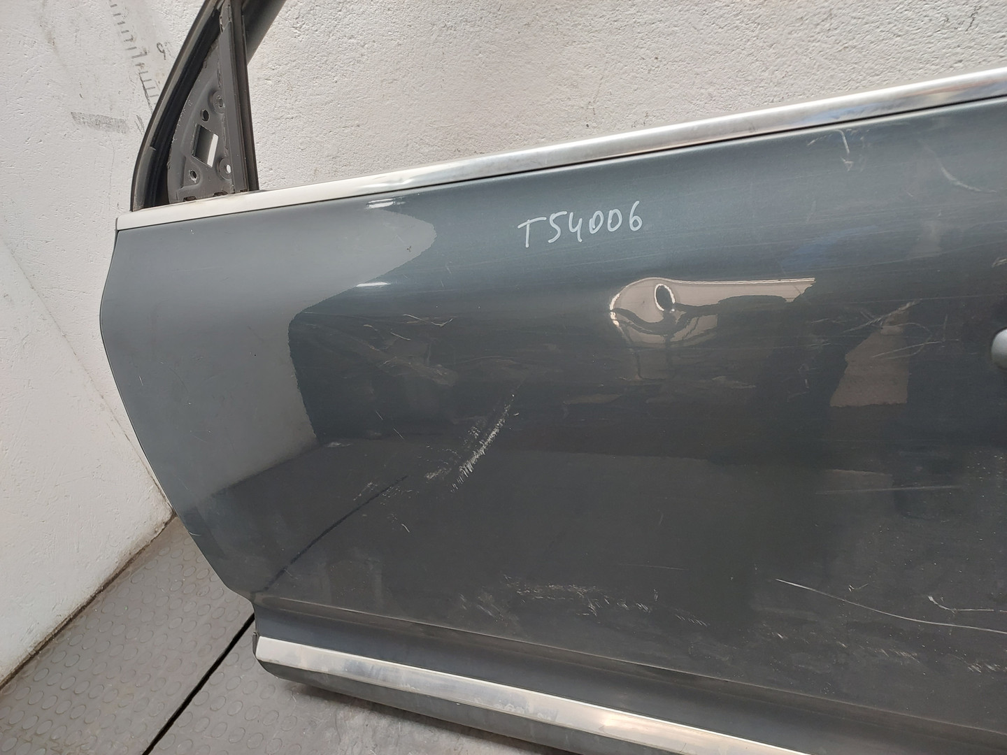 Дверь передняя левая