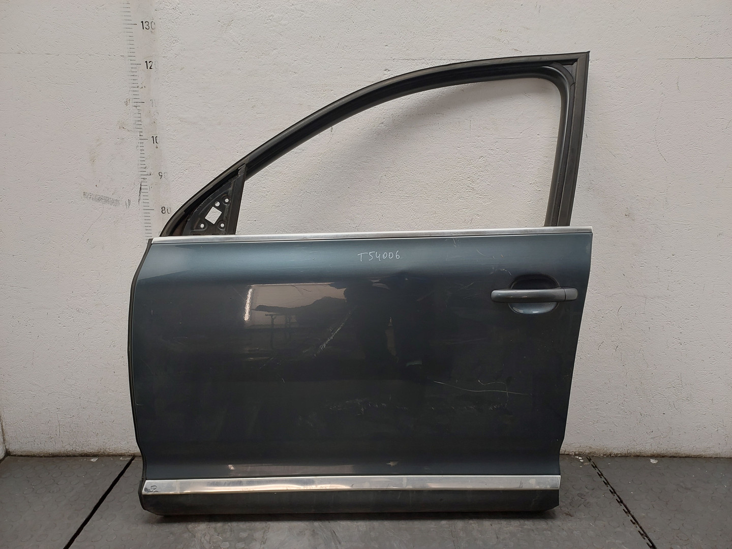 Дверь передняя левая