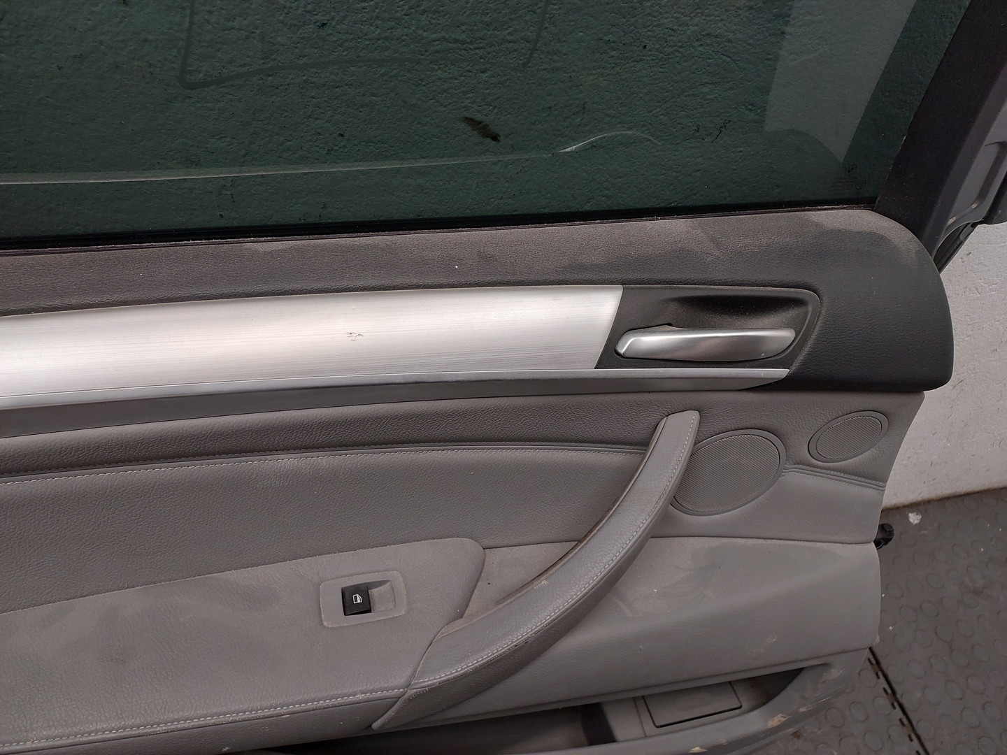 Дверь задняя левая