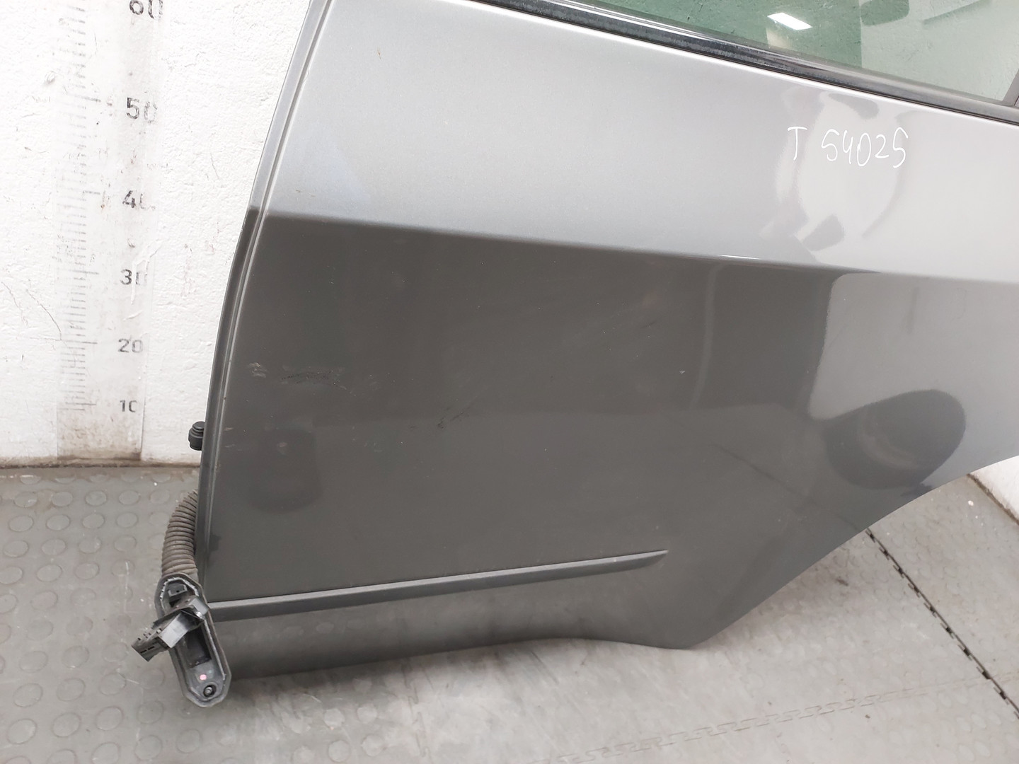 Дверь задняя левая