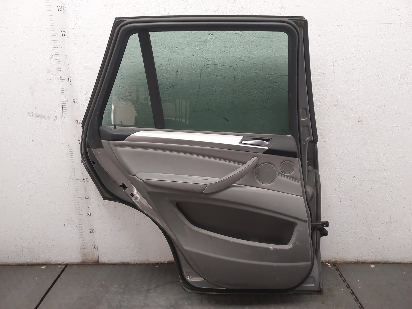 Дверь задняя левая